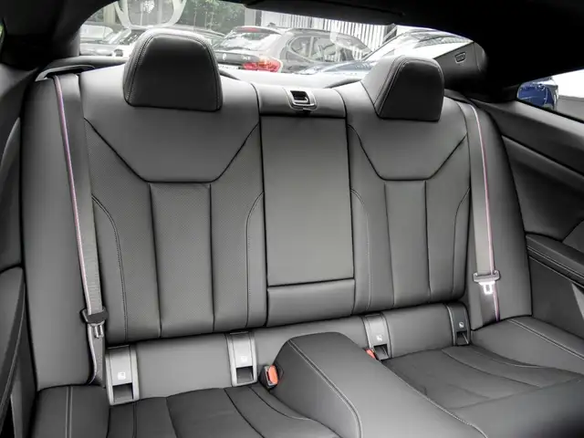 BMW 4 Series view 4
