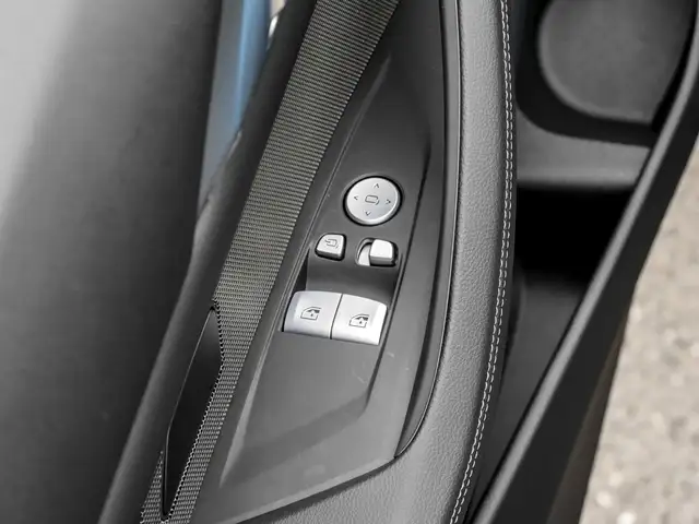 BMW 4 Series view 14