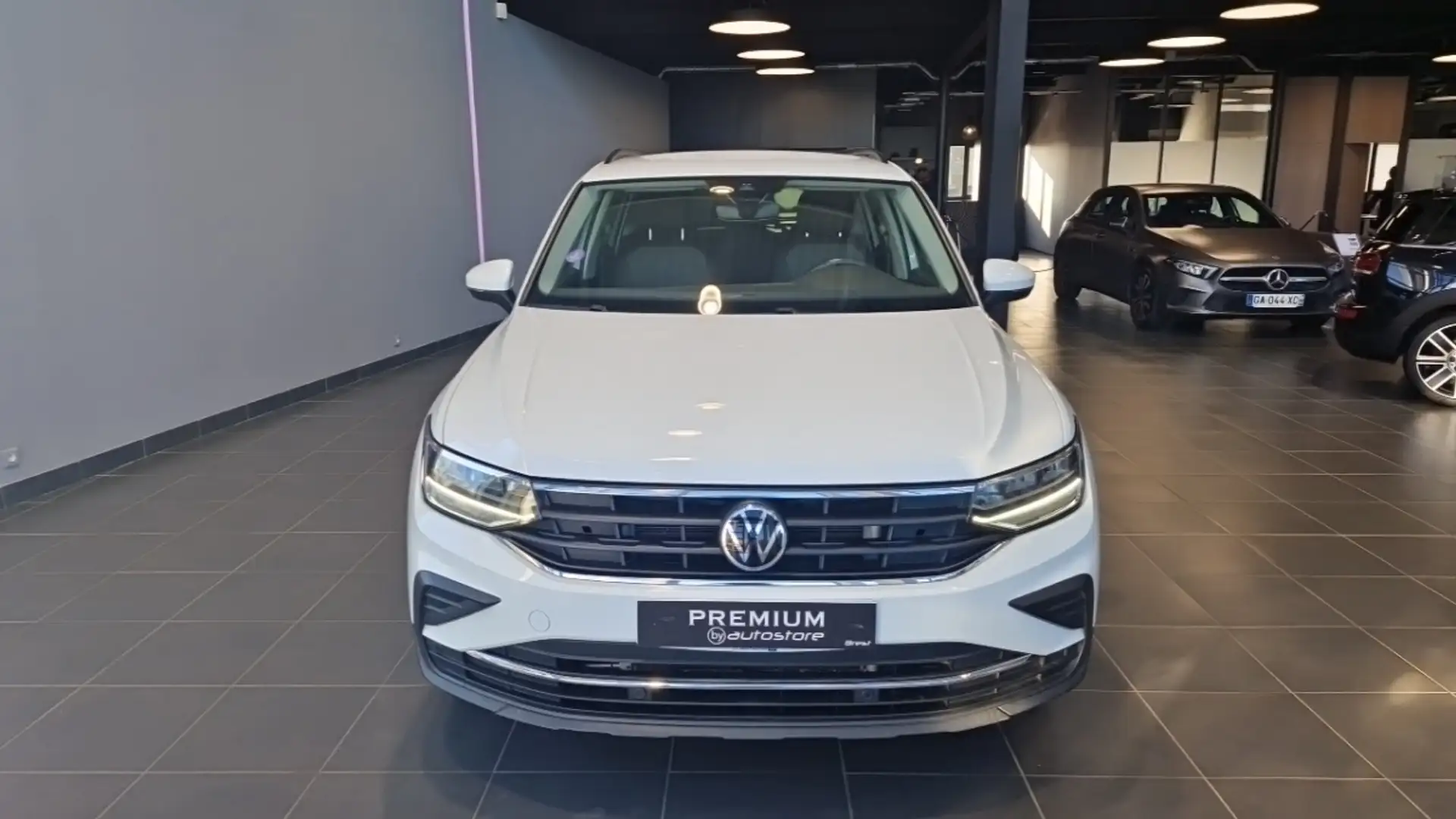 Volkswagen Tiguan BUSINESS 1.4 ehybrid 245ch dsg6 life Blanco - 2