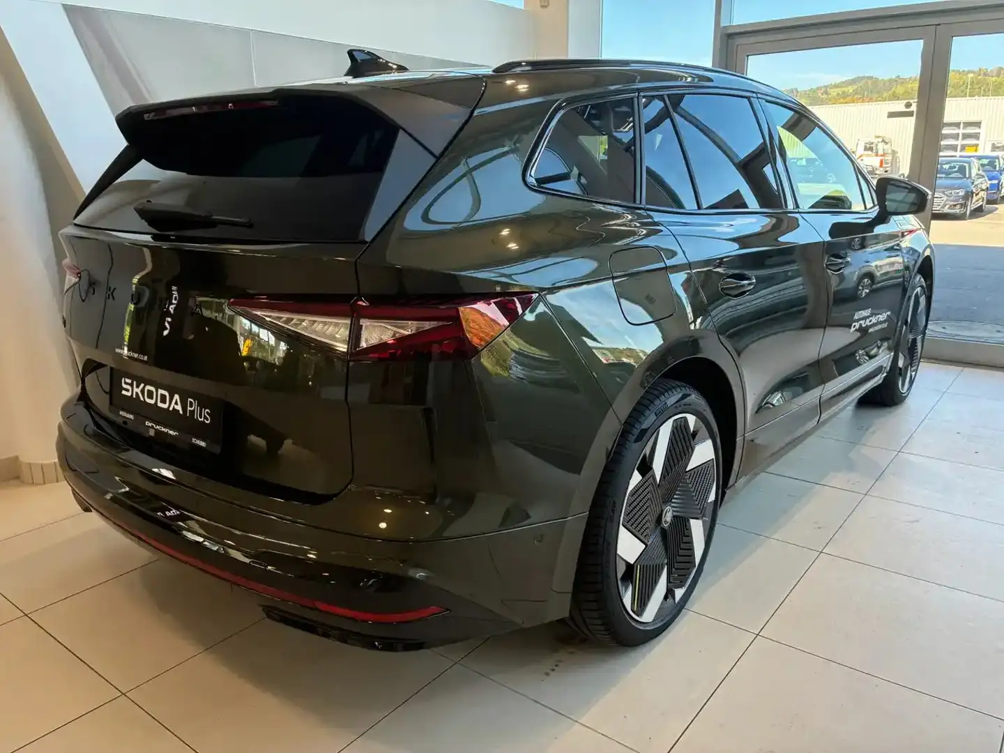 Skoda Enyaq RS Grün - 2