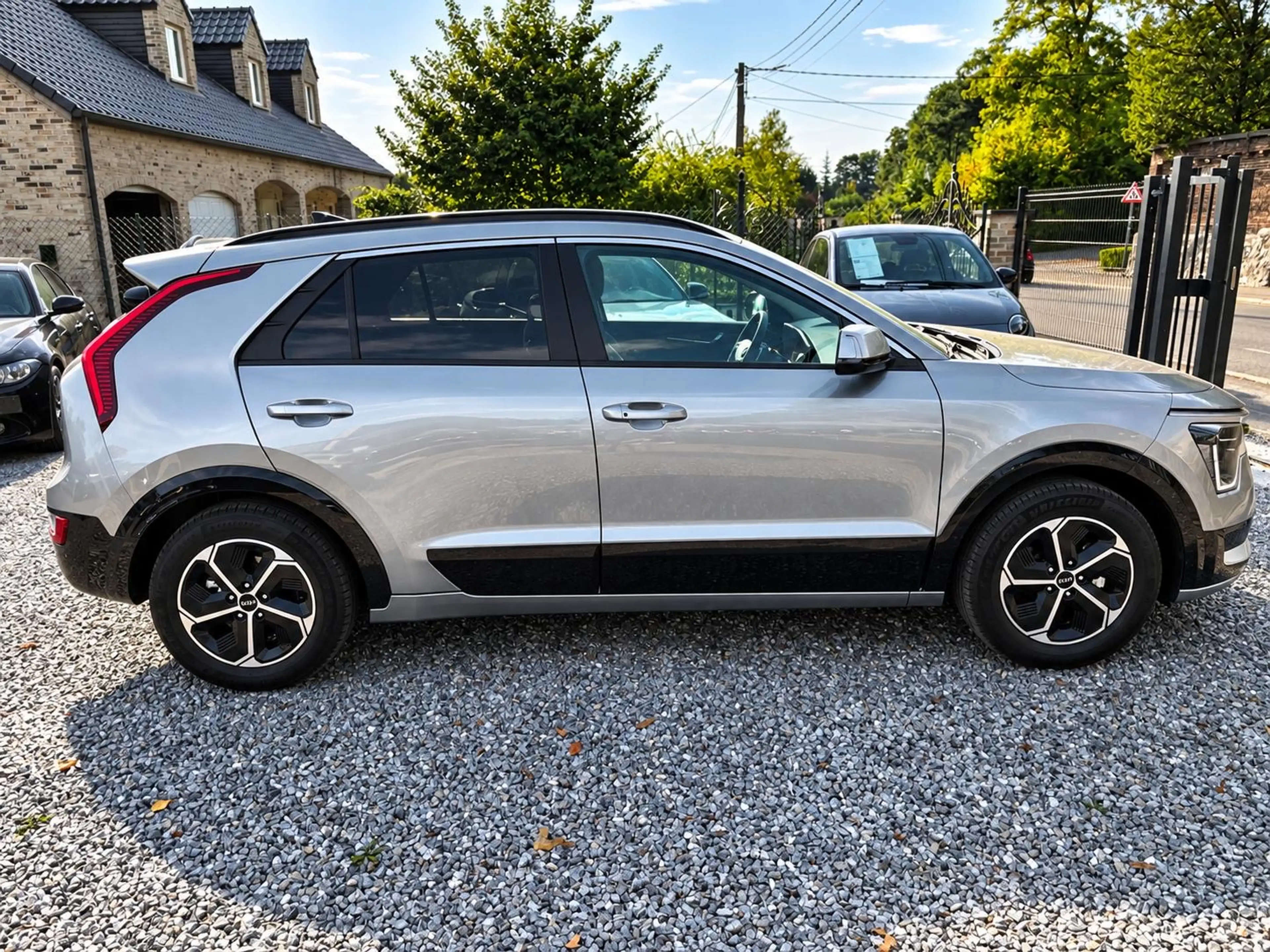 Kia Niro HYBRIDE * GARANTIE KIA 2029 * AUTOMATIQUE * ÉTAT SHOWROOM — photo 4