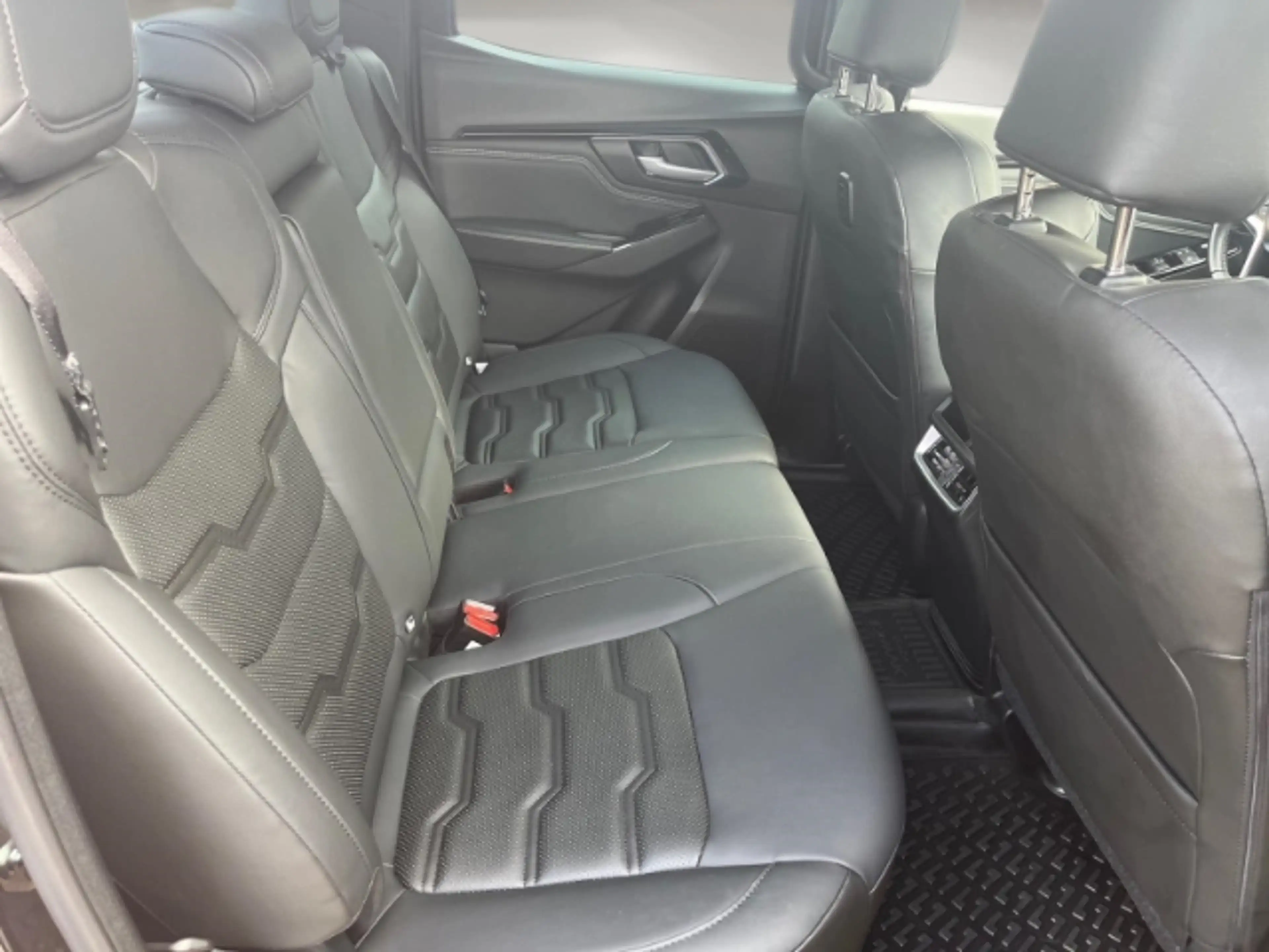 Isuzu D-Max D-MAx 1,9 TD Space Cab 4 WD V-Cross 1.9 S Navi App — photo 14
