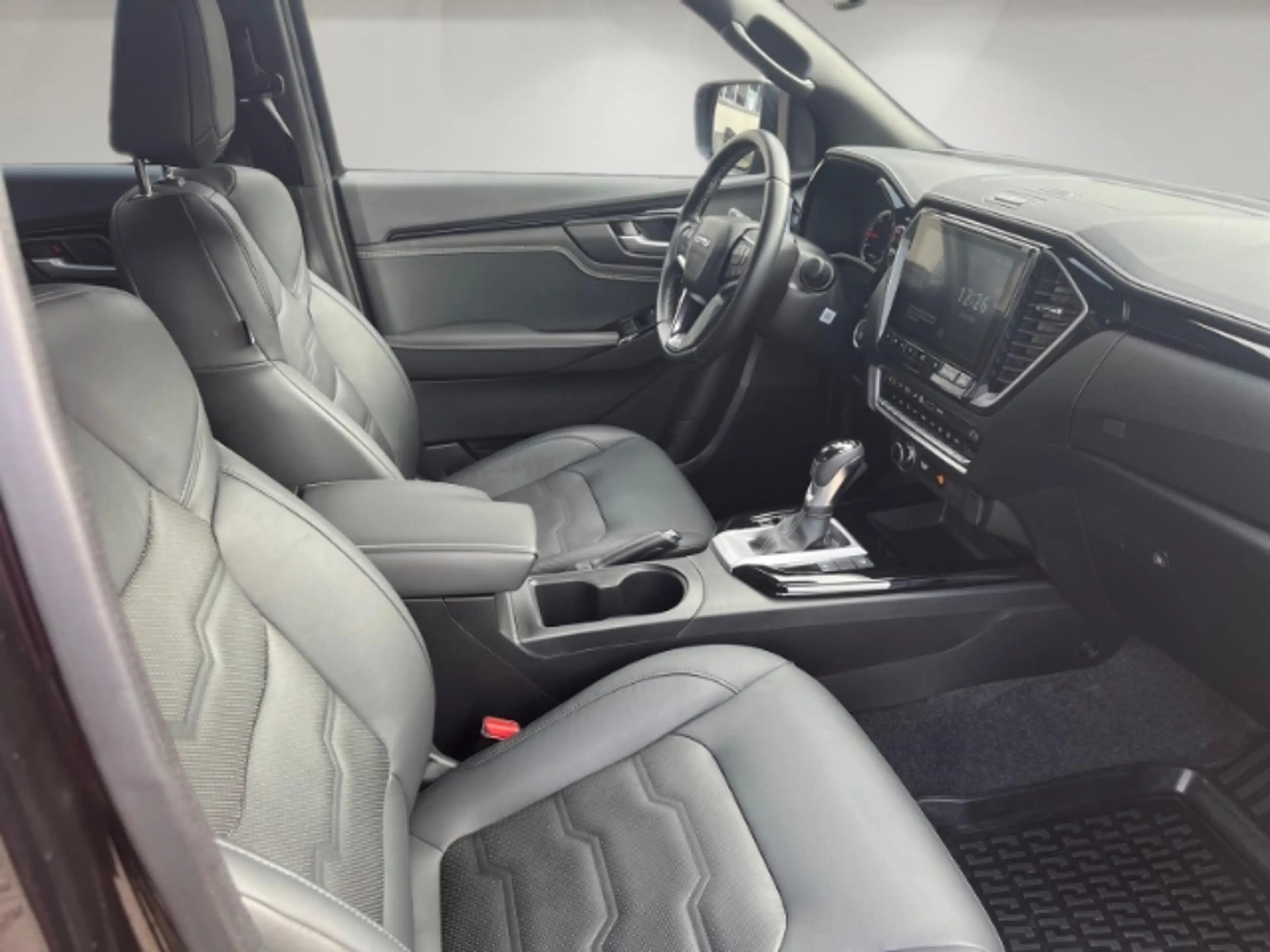 Isuzu D-Max D-MAx 1,9 TD Space Cab 4 WD V-Cross 1.9 S Navi App — photo 15