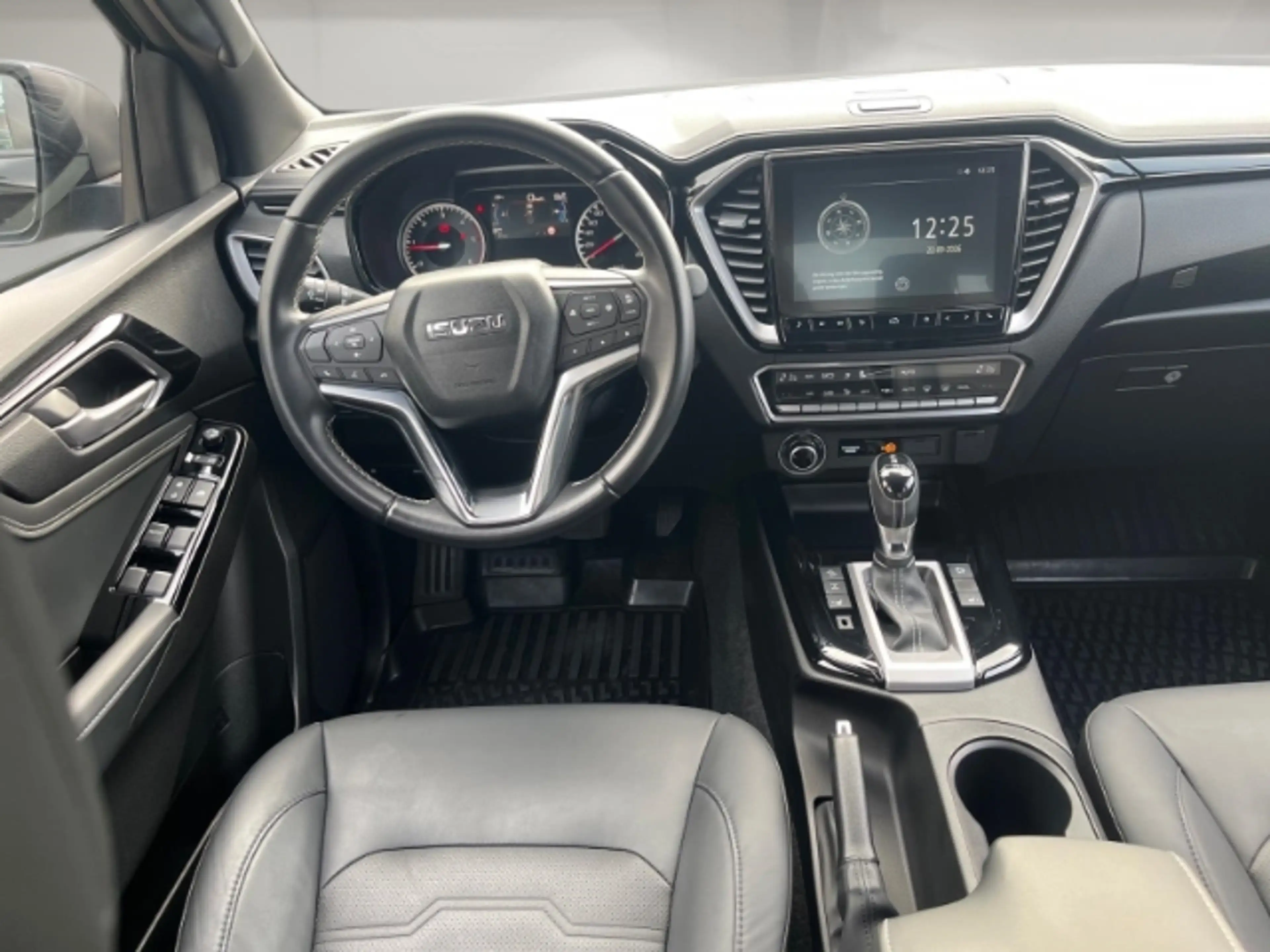 Isuzu D-Max D-MAx 1,9 TD Space Cab 4 WD V-Cross 1.9 S Navi App — photo 11