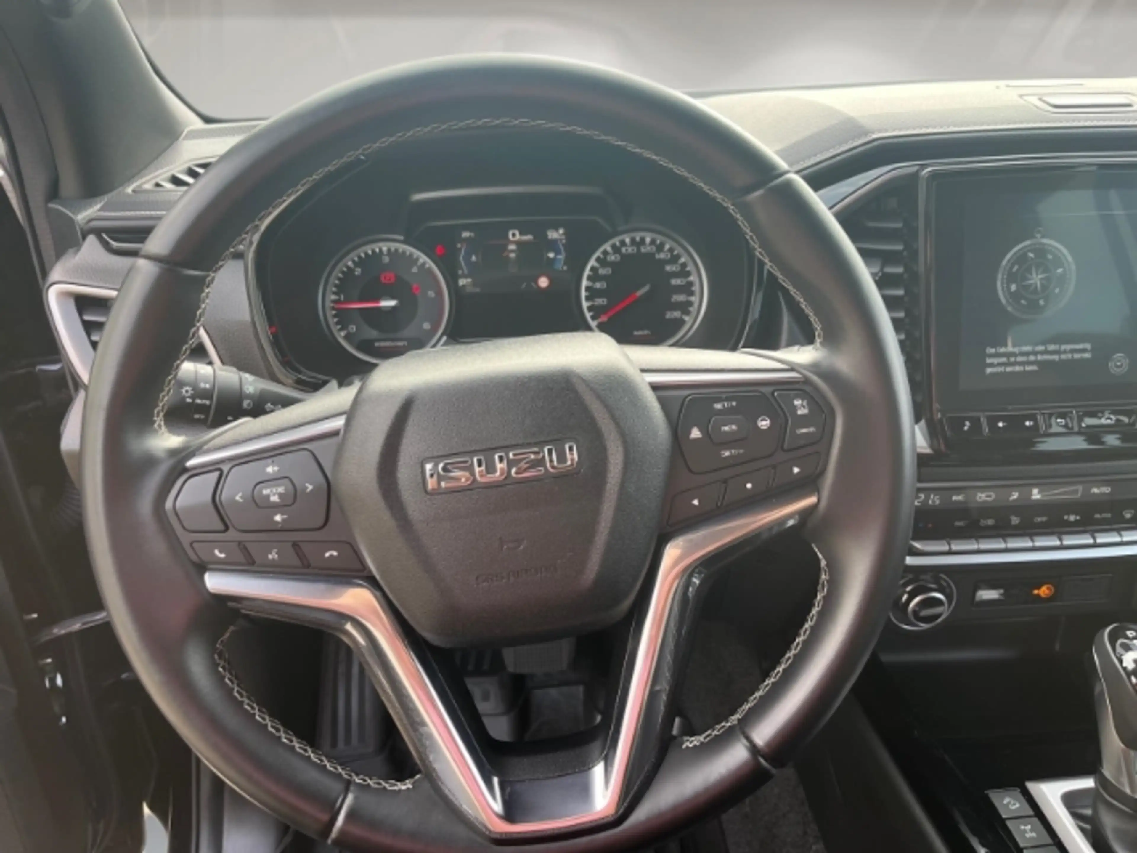 Isuzu D-Max D-MAx 1,9 TD Space Cab 4 WD V-Cross 1.9 S Navi App — photo 9