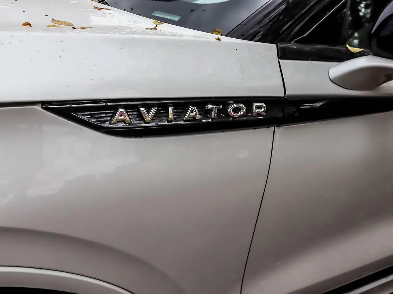 Lincoln Aviator снимка Lincoln Aviator