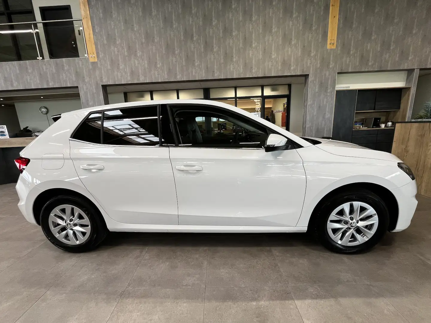 Skoda Fabia 1,0 TSI Selection SmartLink Tempomat Shzg Blanc - 2