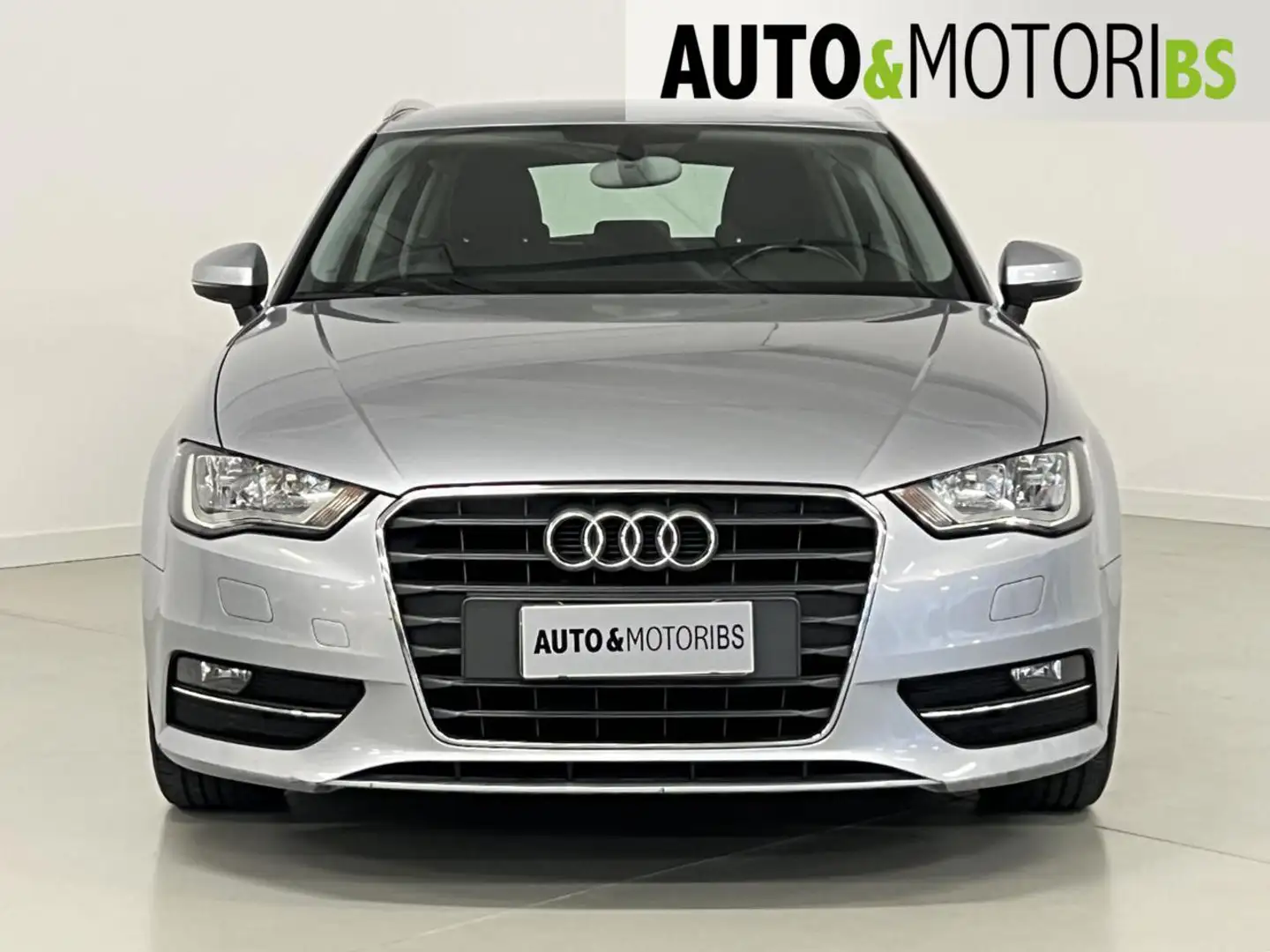 Audi A3 SPB 1.6 TDI clean diesel Ambiente Grigio - 2