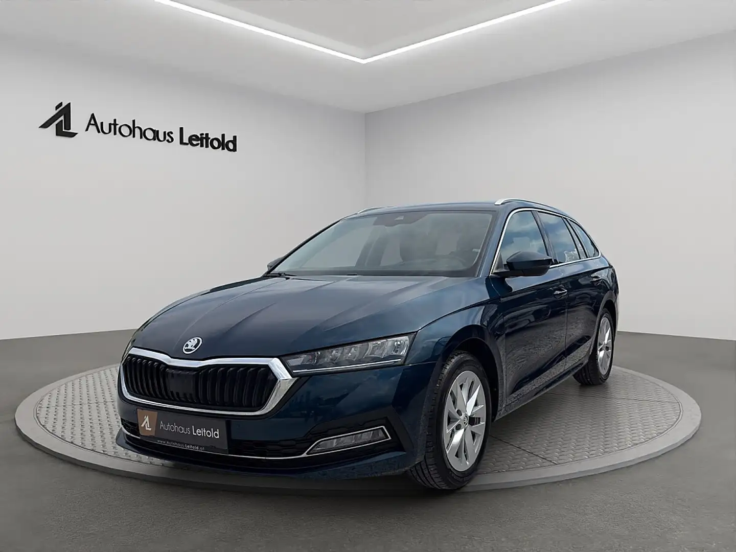 Skoda Octavia Combi 2,0 TDI Style DSG AHK LED ACC MEMORY HEAD... Blau - 1