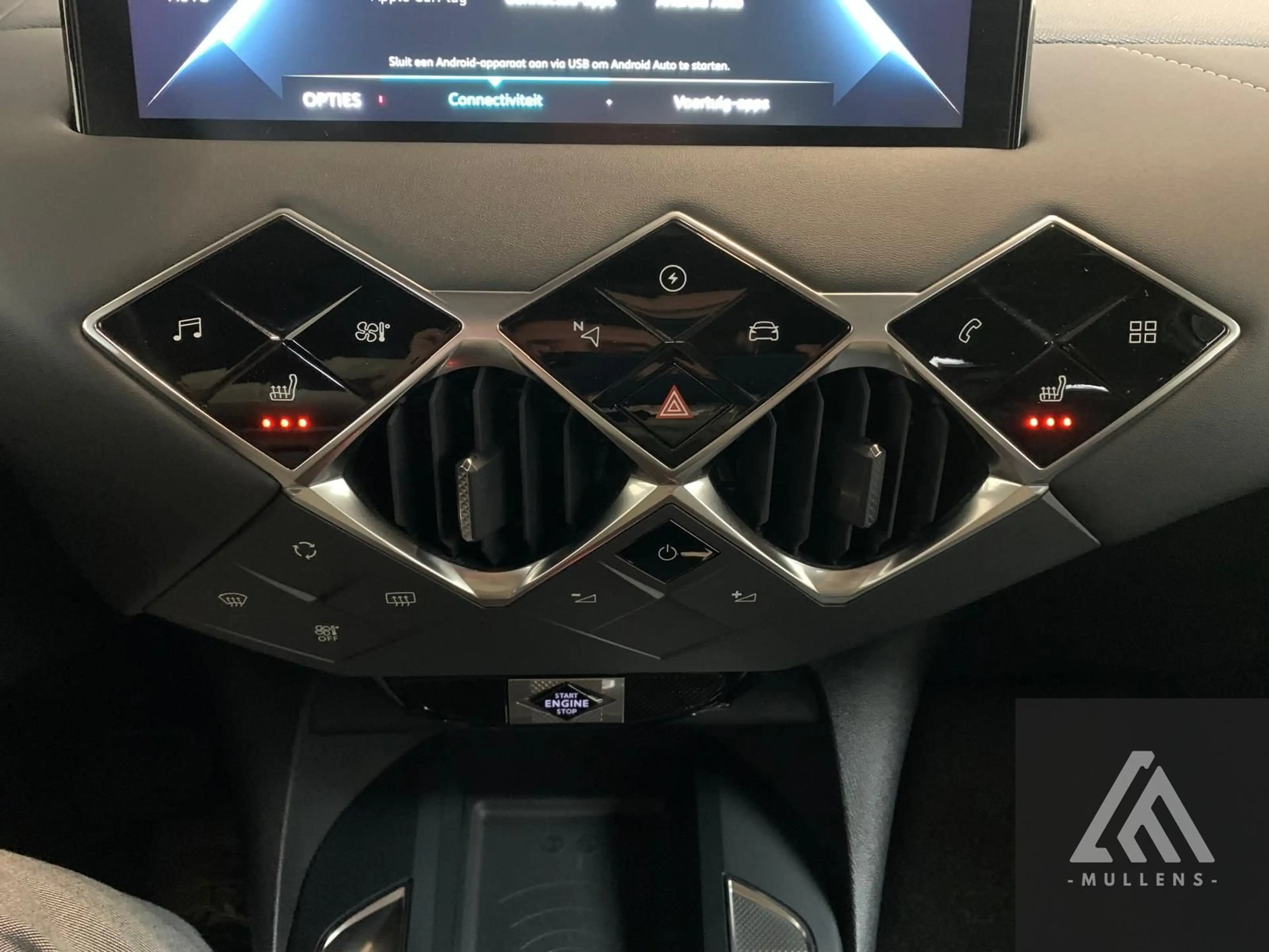 DS Automobiles DS 3 Crossback E-Tense Grand Chic — photo 15