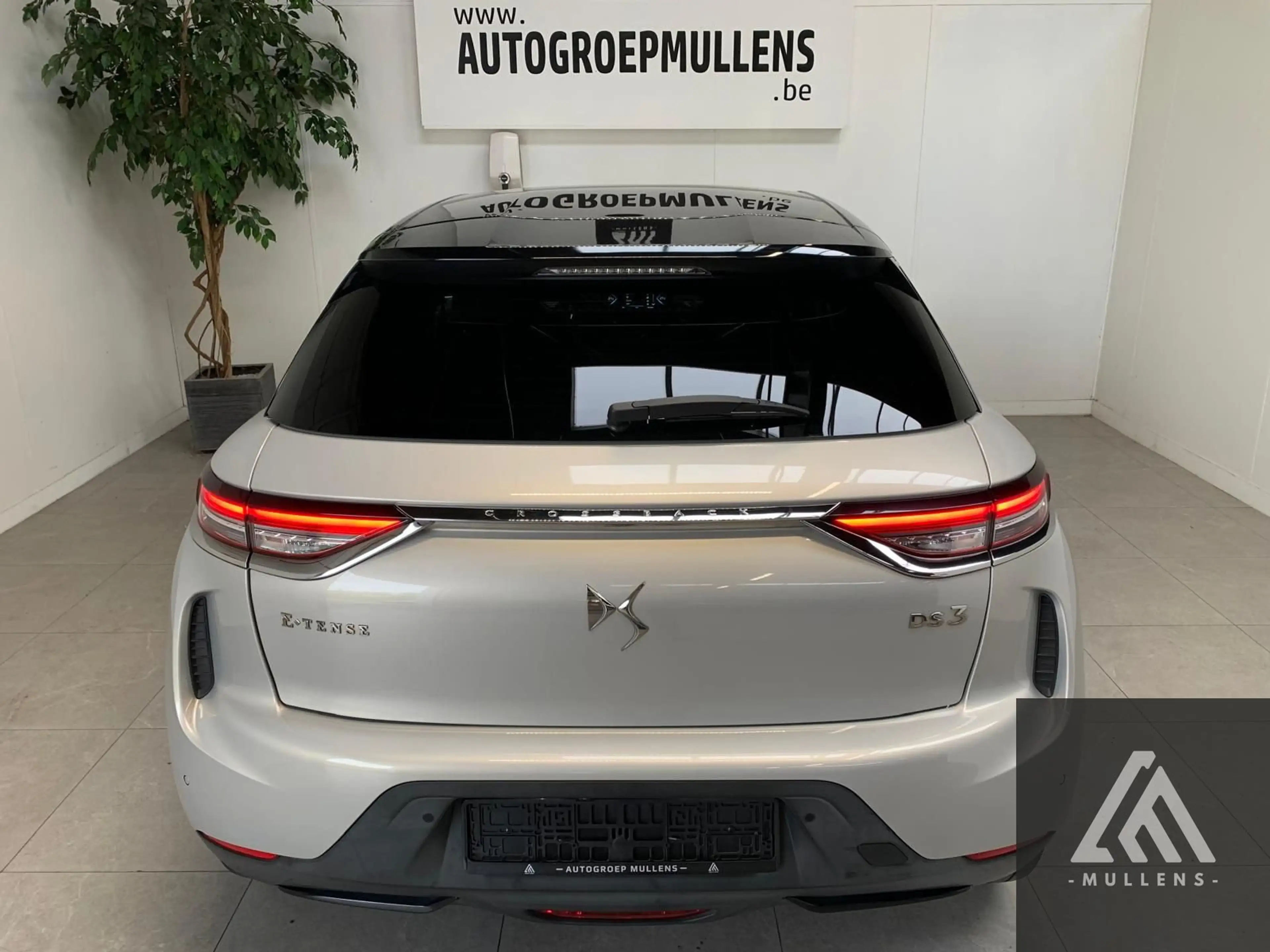 DS Automobiles DS 3 Crossback E-Tense Grand Chic — photo 3