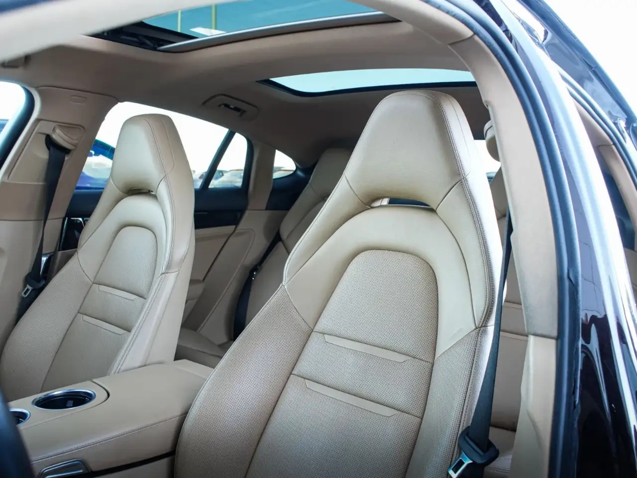 Porsche Panamera снимка Porsche Panamera