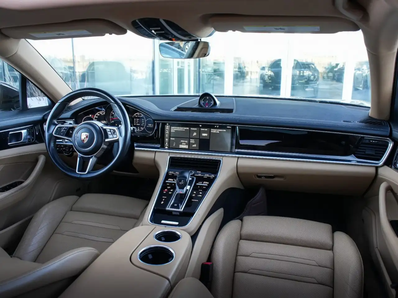 Porsche Panamera снимка Porsche Panamera