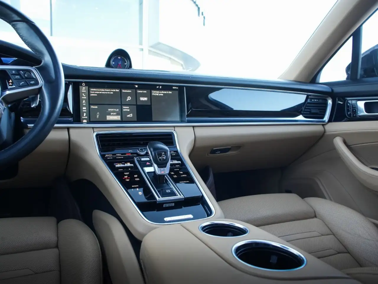 Porsche Panamera снимка Porsche Panamera