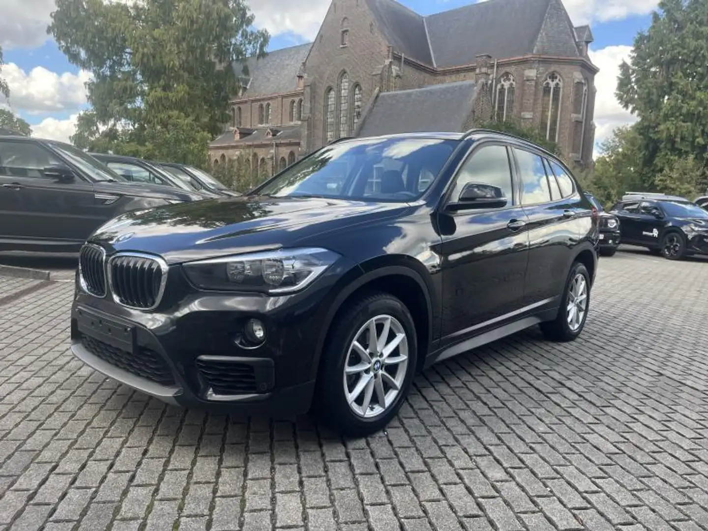 BMW iX1 sDrive18i Noir - 1