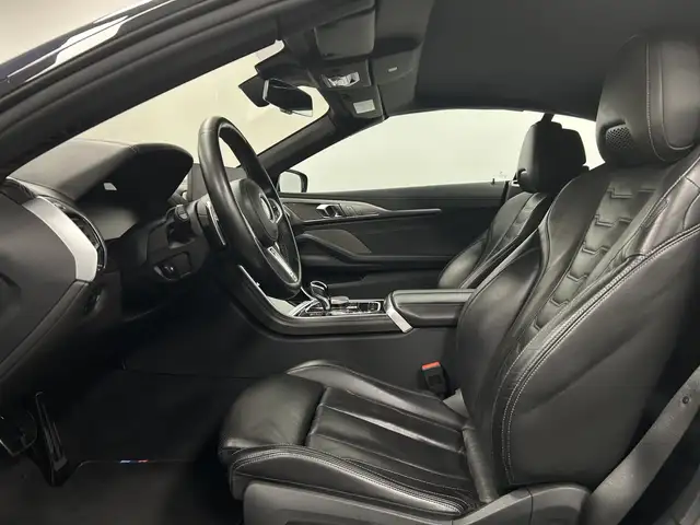 BMW 8 Series view 4