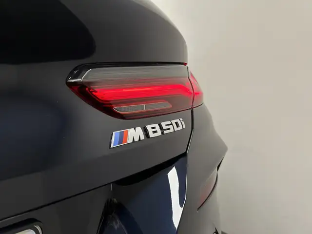 BMW 8 Series view 12