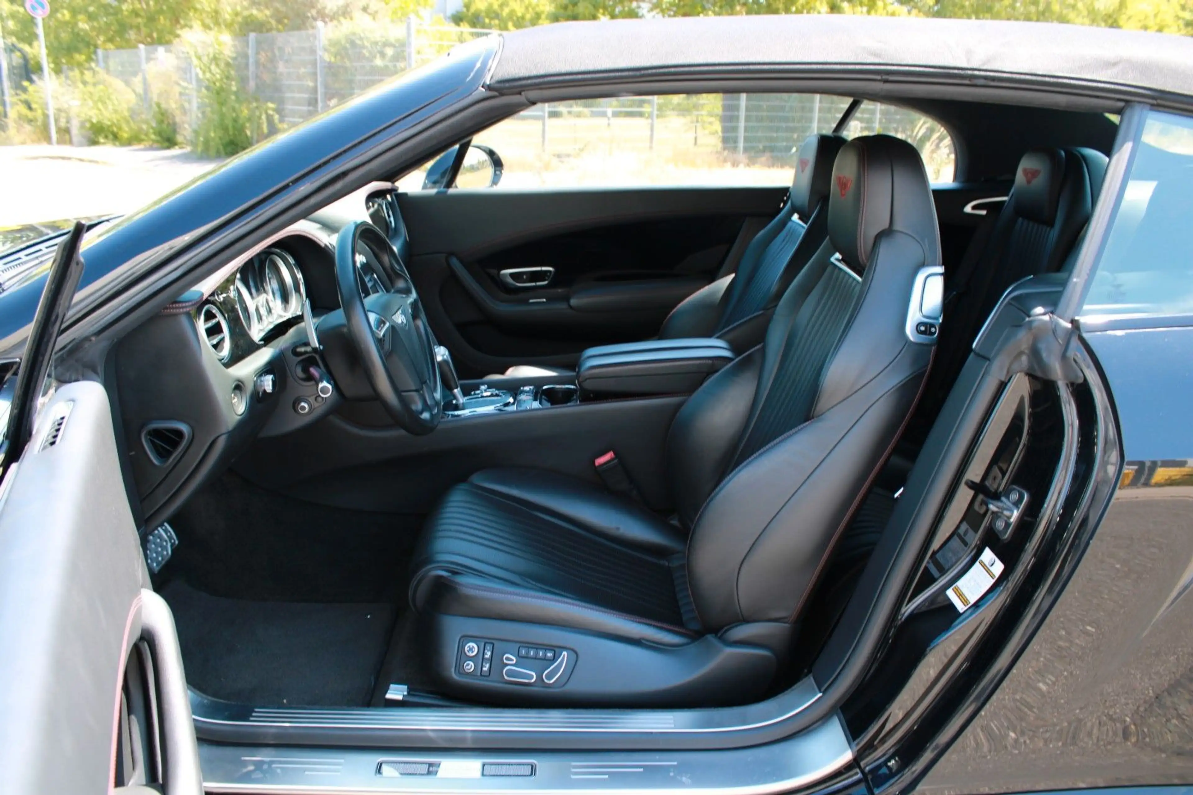 Bentley Continental GTC 6.0 W12 Sitzbel. Keyless — photo 14