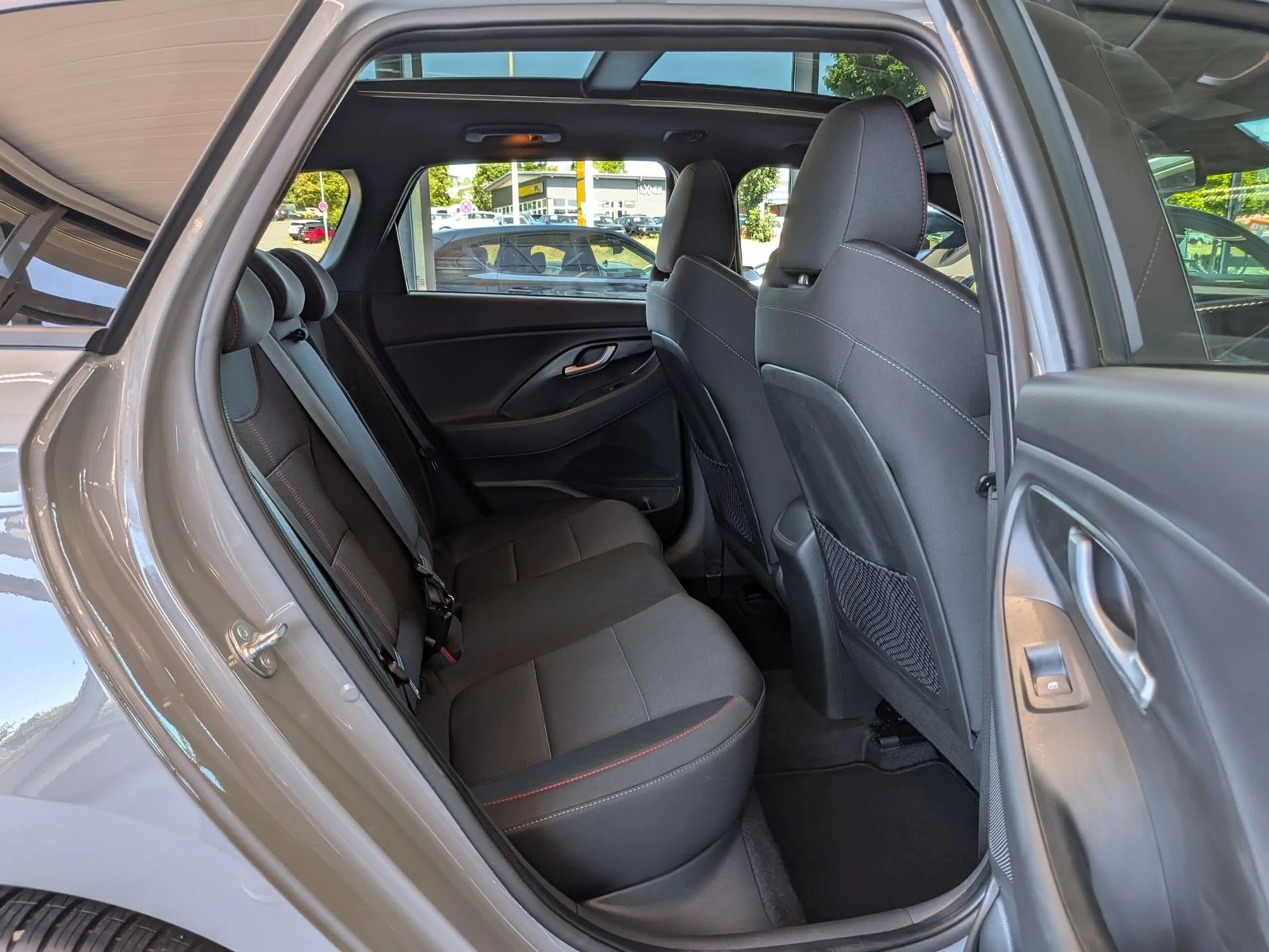 Hyundai i30 1.5 N-Line LED Kamera Pano Keyless 18" — photo 15