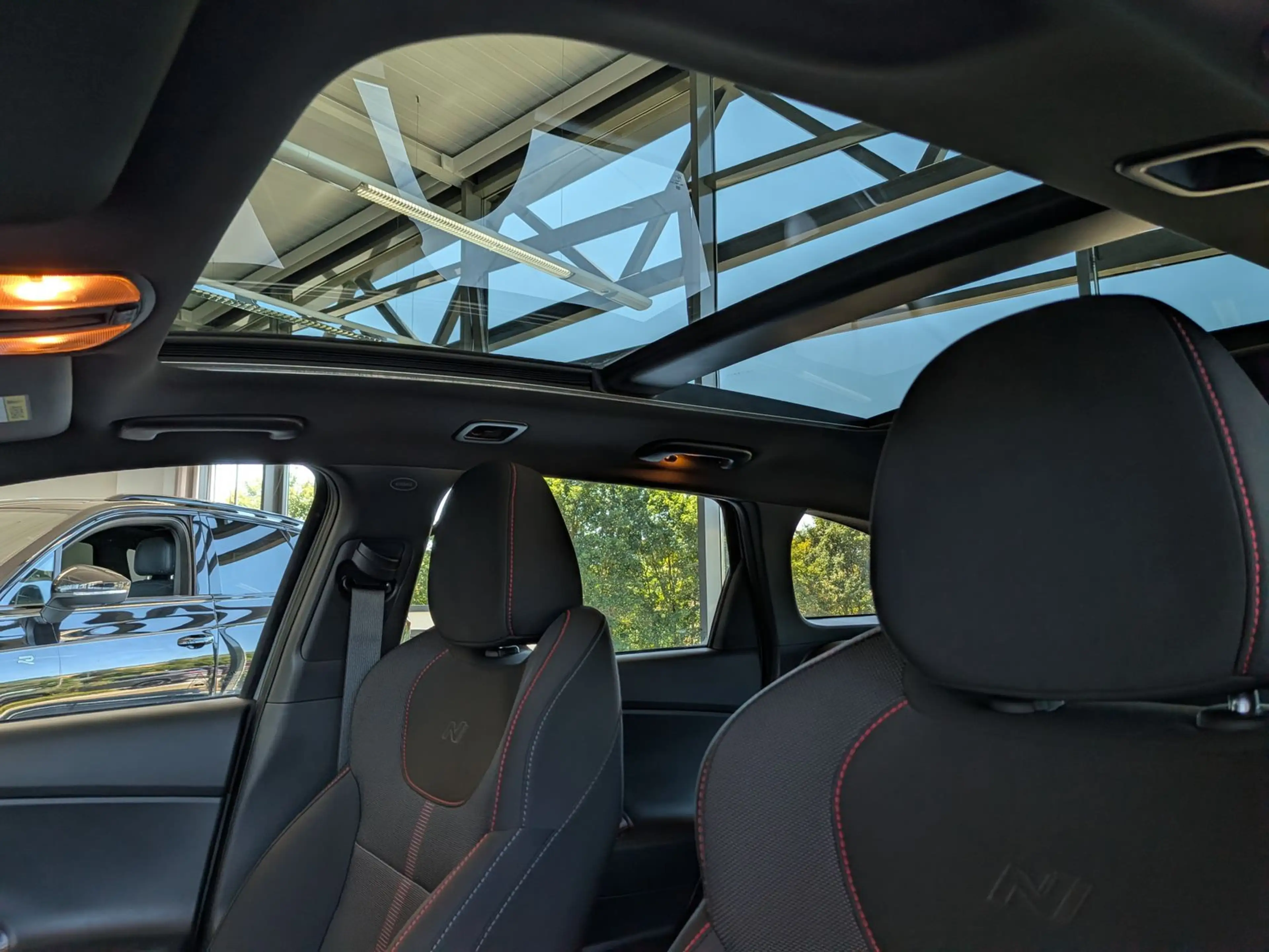 Hyundai i30 1.5 N-Line LED Kamera Pano Keyless 18" — photo 12