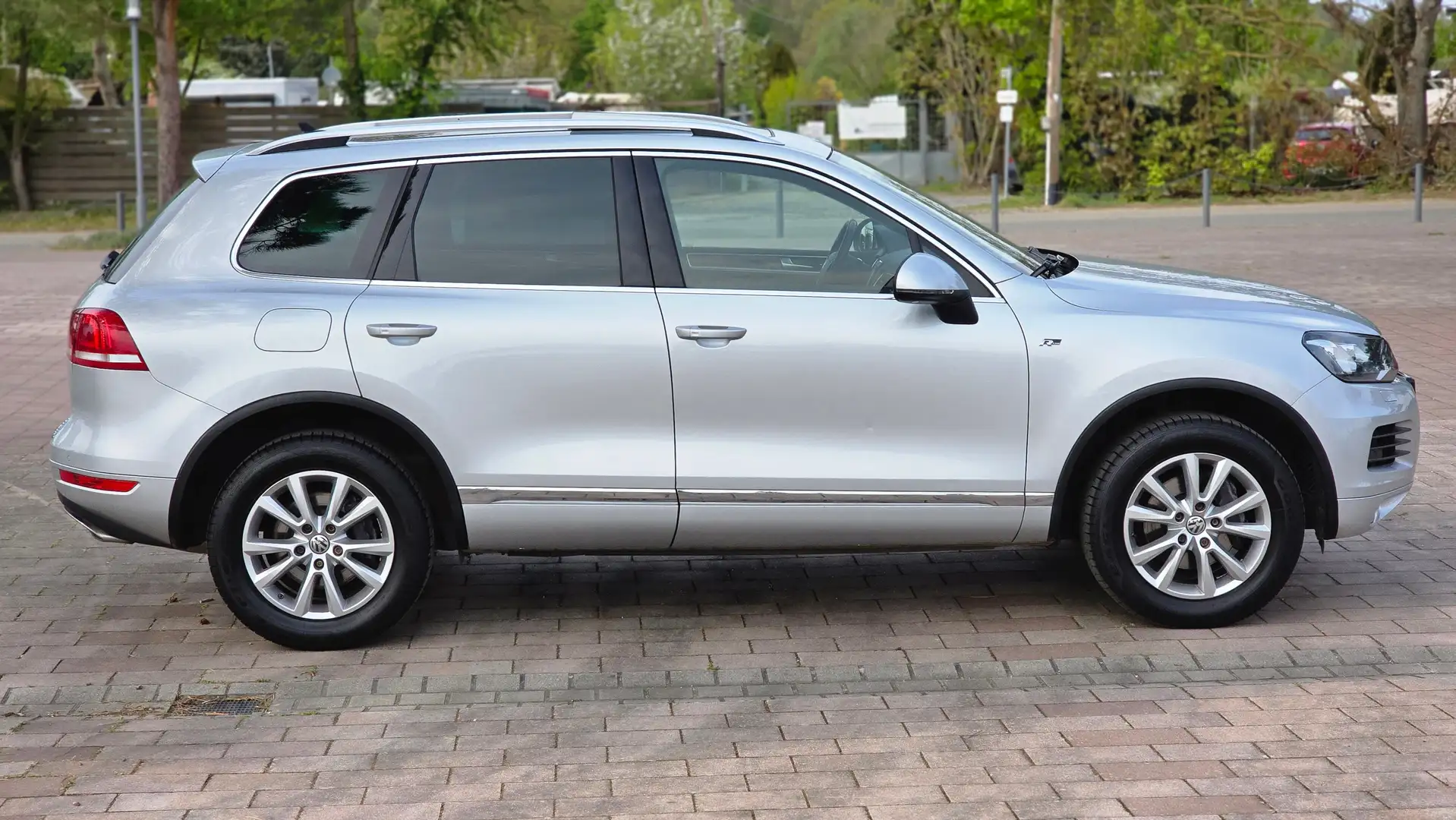 Volkswagen Touareg V6 TDI LED 360° LEDER AHK PANO R-LINE XENON EU5 Grigio - 2