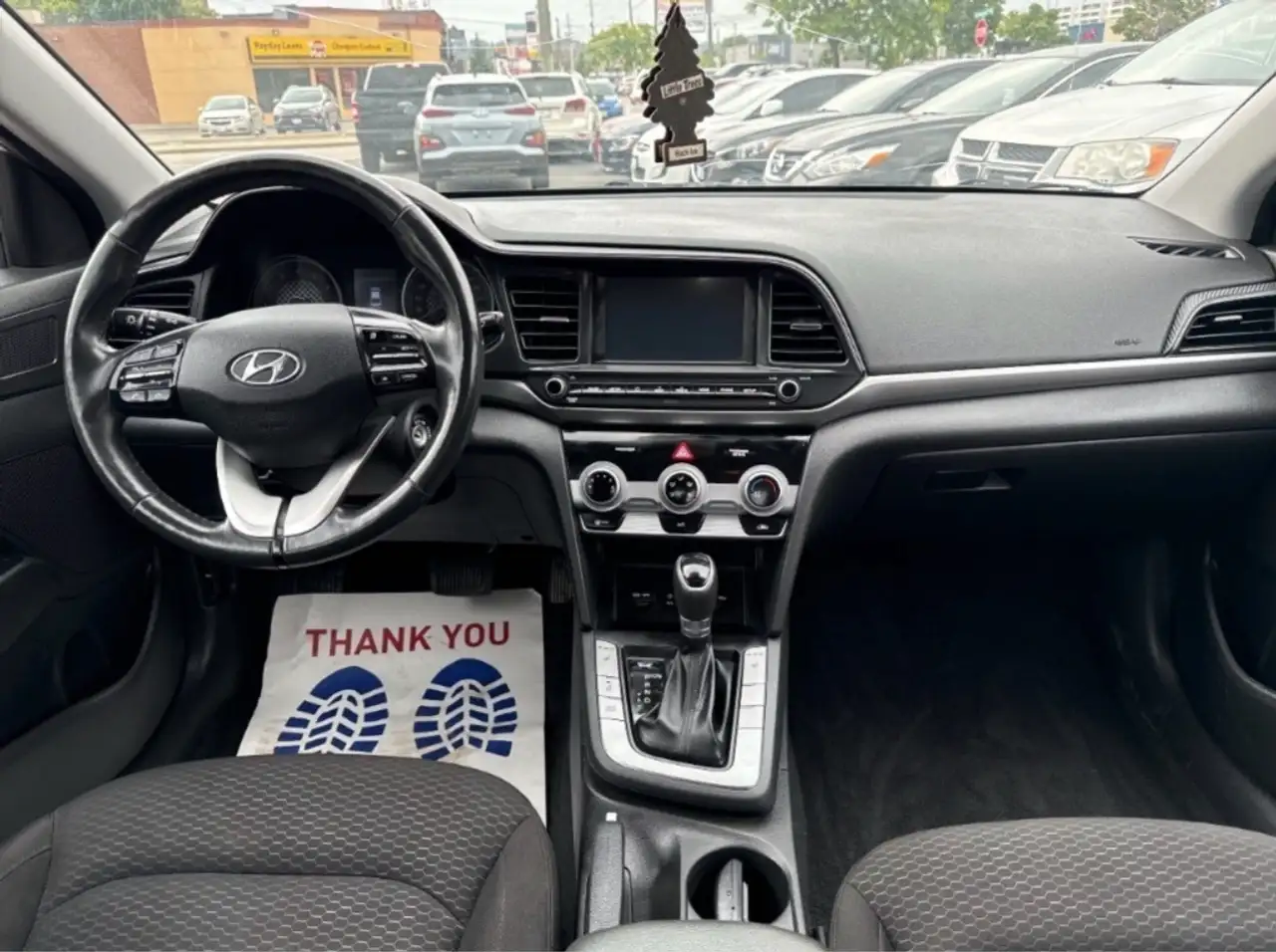Hyundai ELANTRA photo Hyundai ELANTRA
