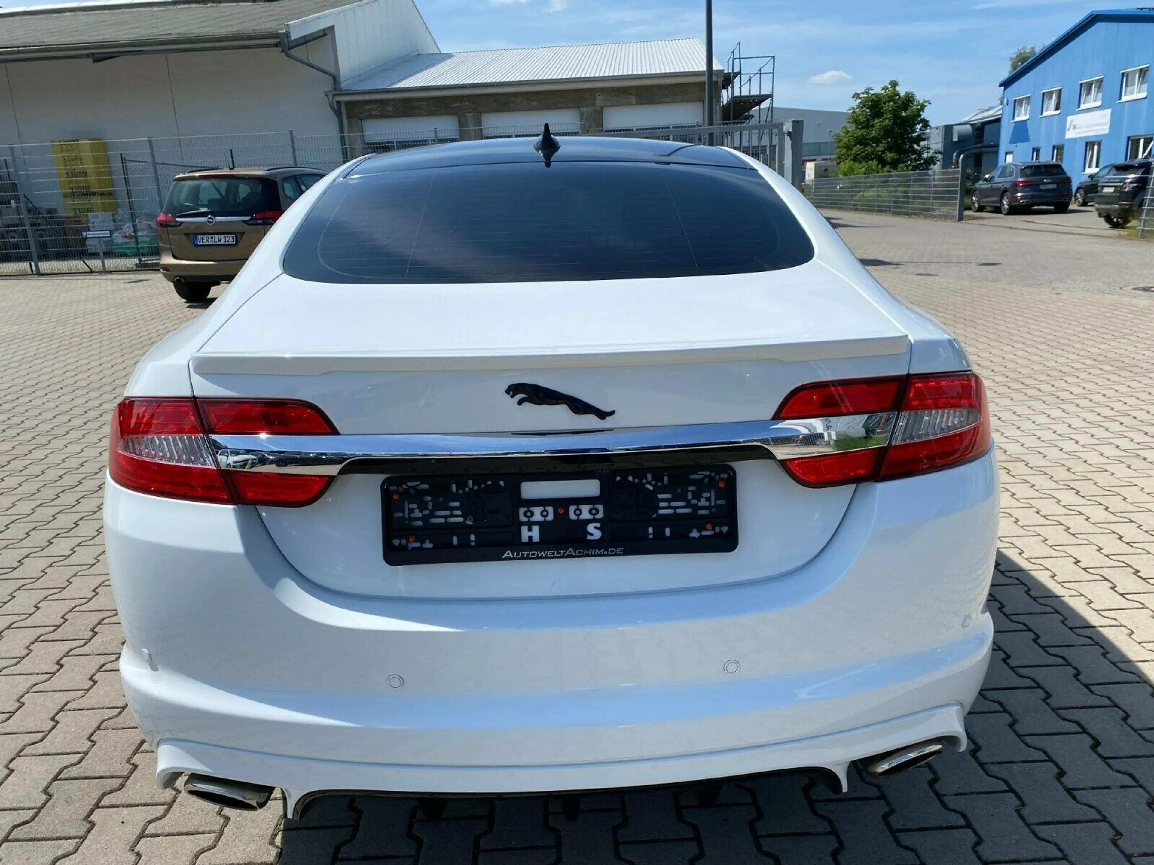 Jaguar XF 3.0 V6 Diesel R-Sport — photo 6