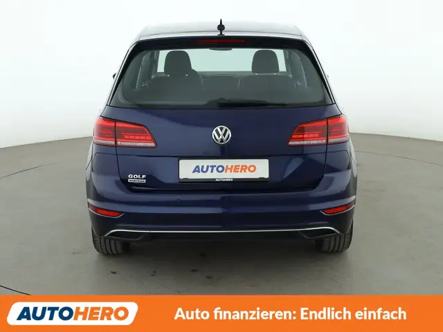 Volkswagen Golf view 5