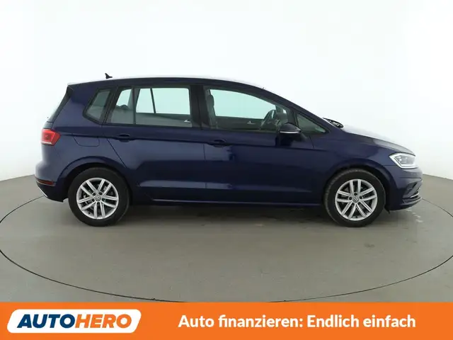 Volkswagen Golf view 7