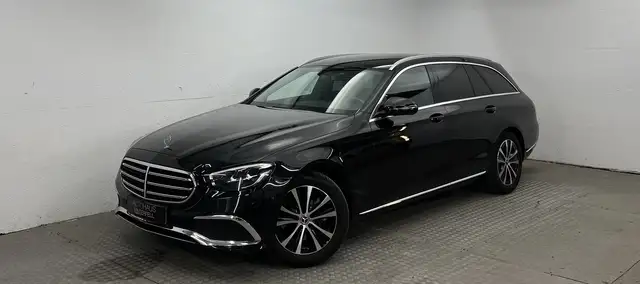 Mercedes-Benz E 300 d 4M T EXCLUSIVE KAMERA+LED+NAVI+CARPLAY+