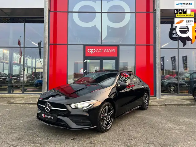 Mercedes-Benz CLA 250 e Premium Plus AMG Panorama Night