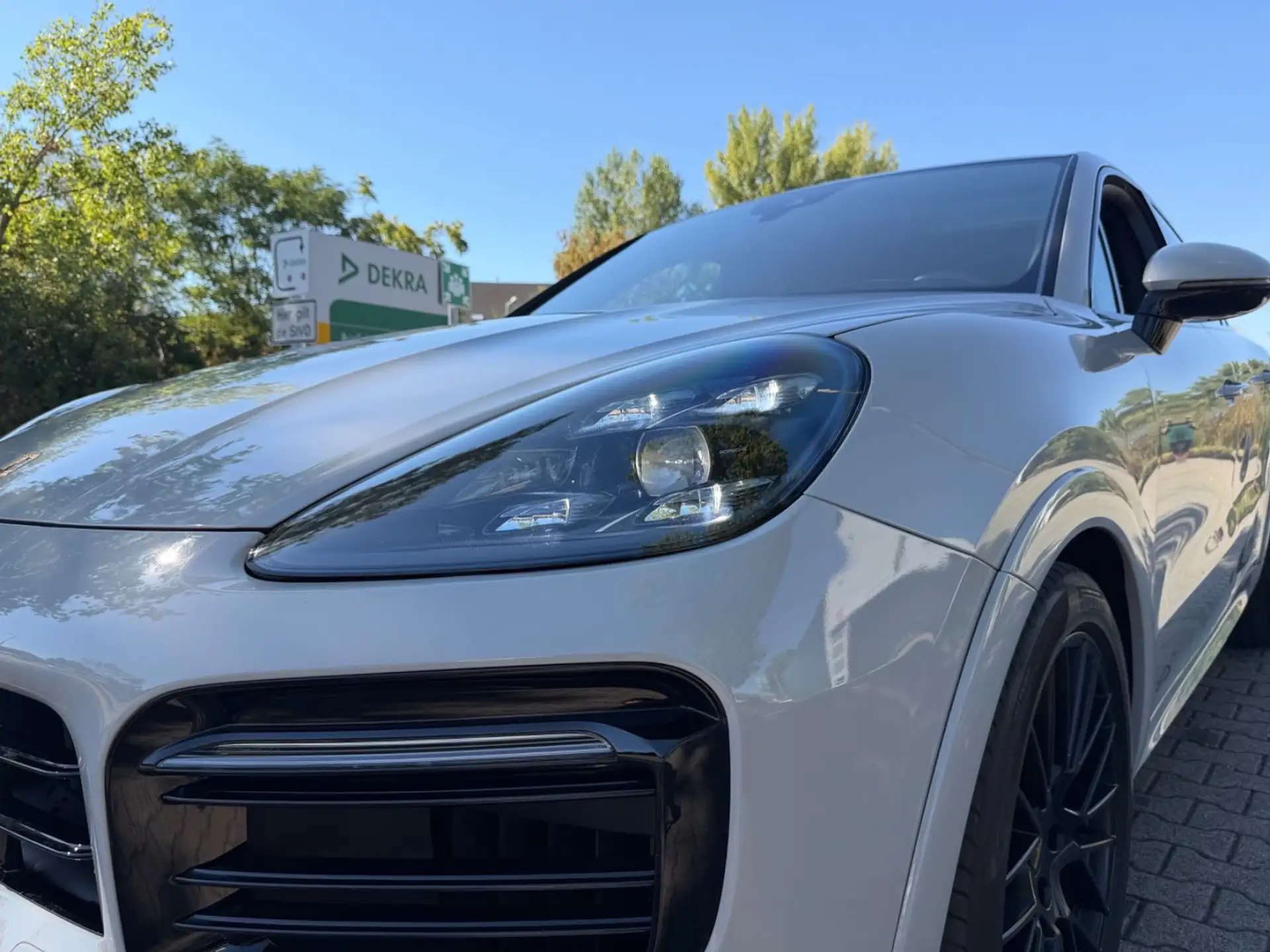 포르쉐 Porsche Cayenne GTS 2020 화이트 사진 8