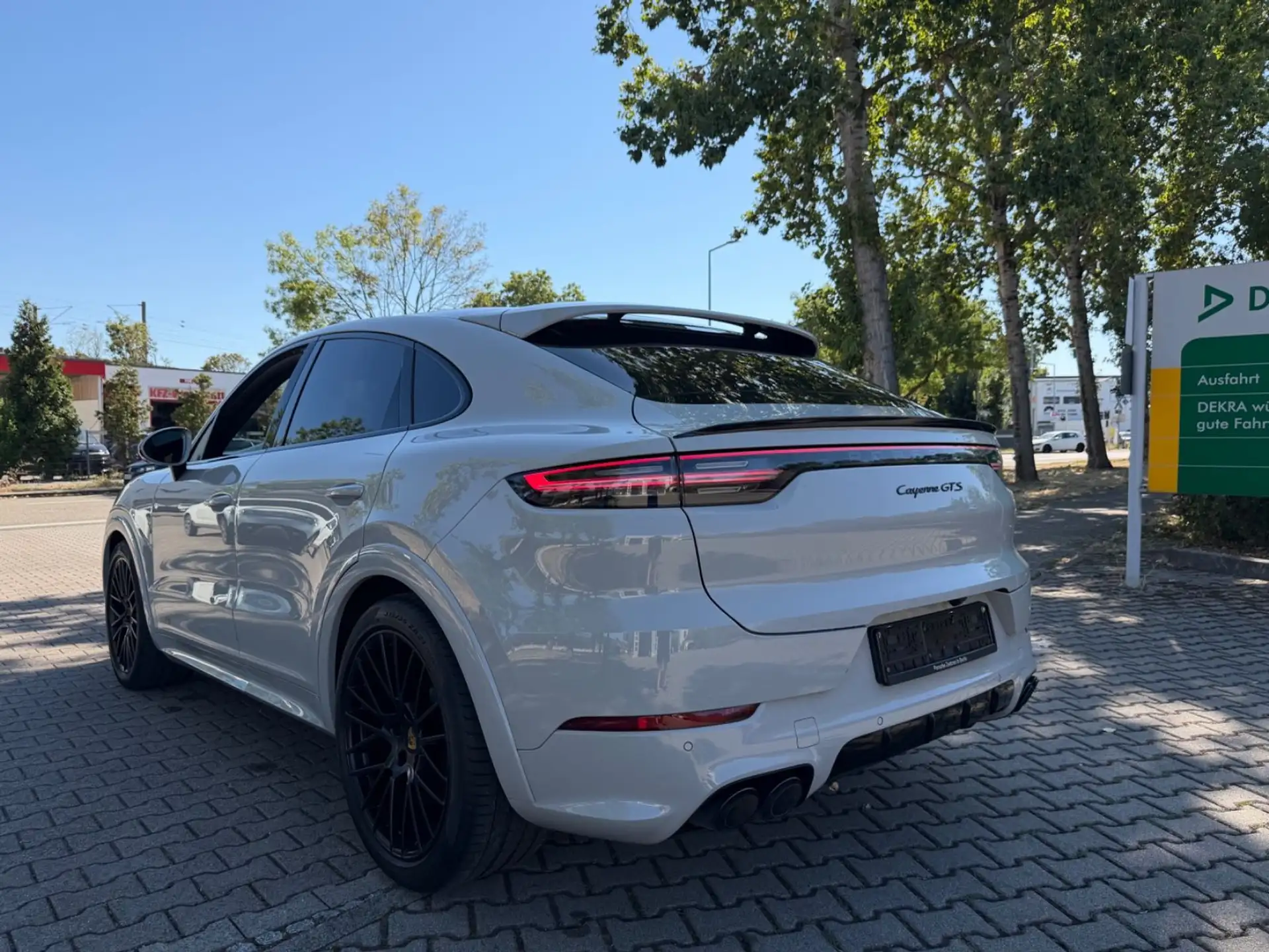포르쉐 Porsche Cayenne GTS 2020 화이트 사진 4
