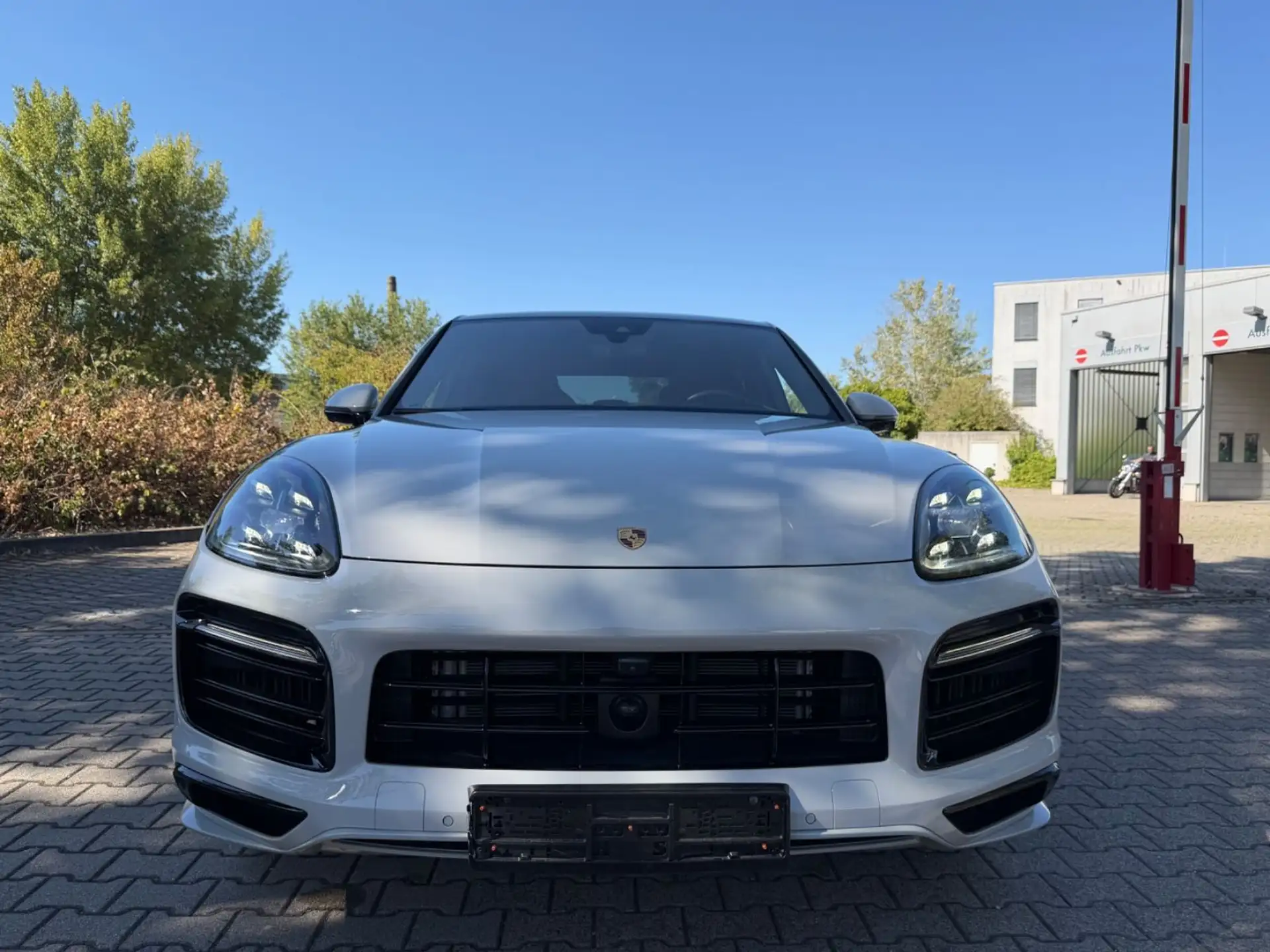 포르쉐 Porsche Cayenne GTS 2020 화이트 사진 2