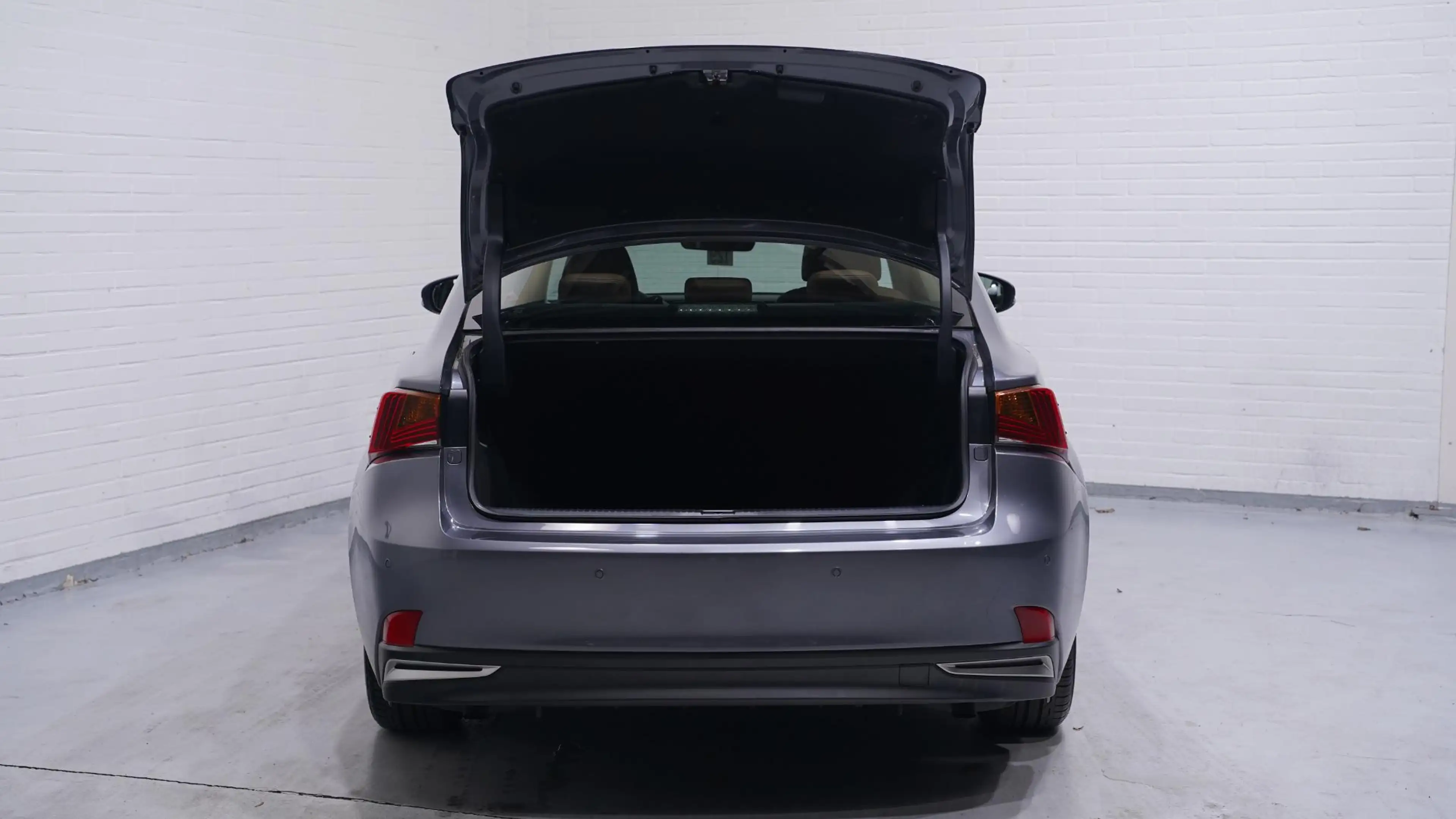 Lexus IS 300 300h Hybrid Navi Leder Clima Led koplampen PDC NAP — photo 15