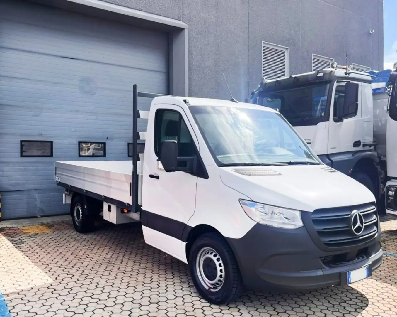 Mercedes-Benz Sprinter 314 T39/33+ cassone Bílá - 2