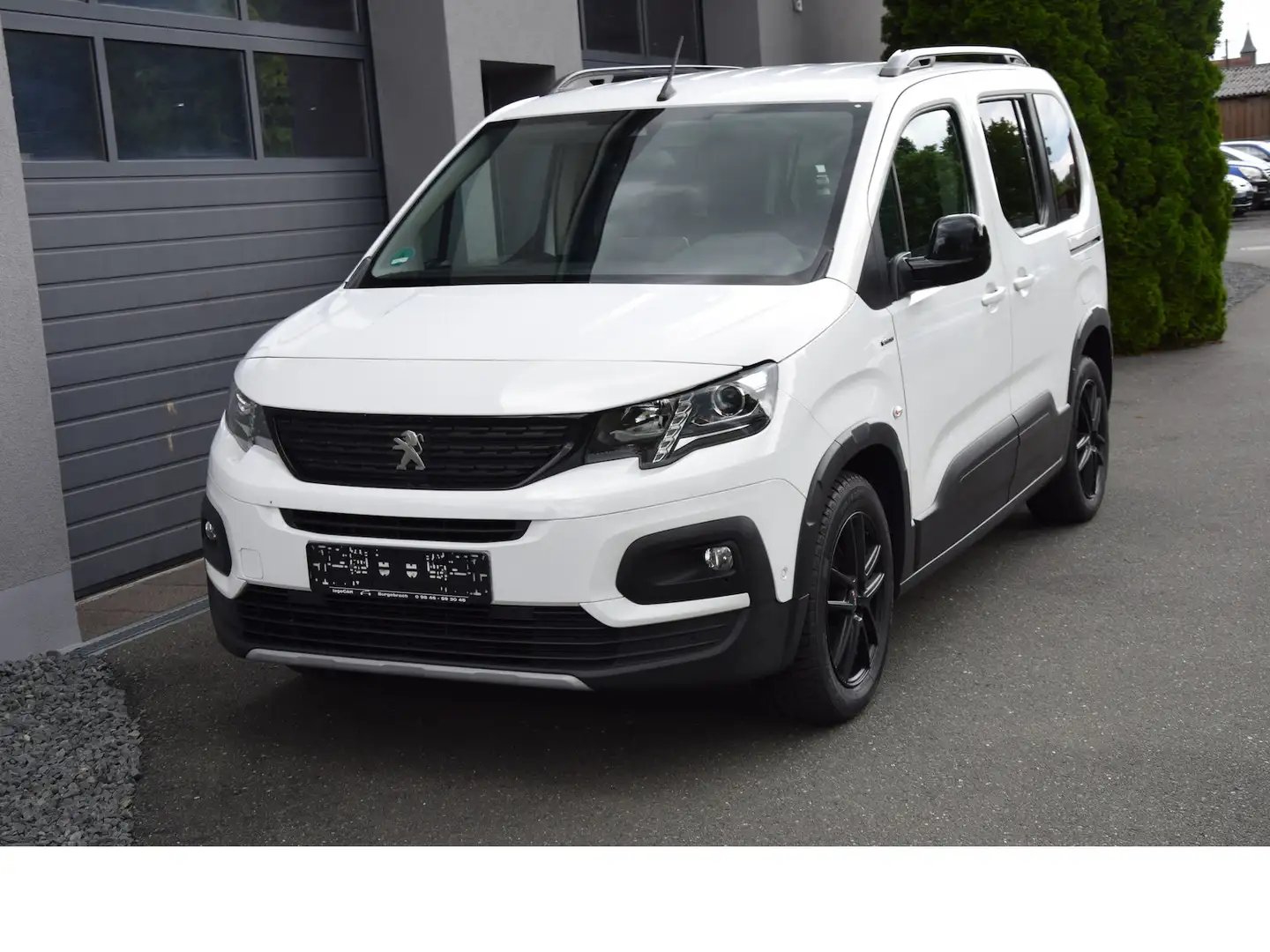 Peugeot Rifter BlueHDI 130 GT-Line Autom. Navi ALU AHK Weiß - 1