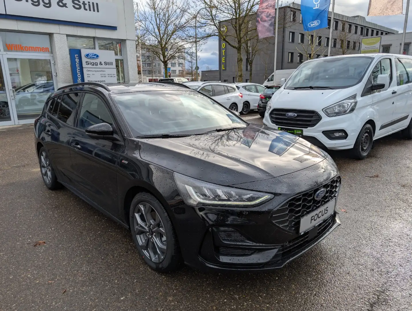 Ford Focus Turnier ST-Line X 1.0I NAVI*B&O*PDC*CAM*LED*SHZ Schwarz - 2