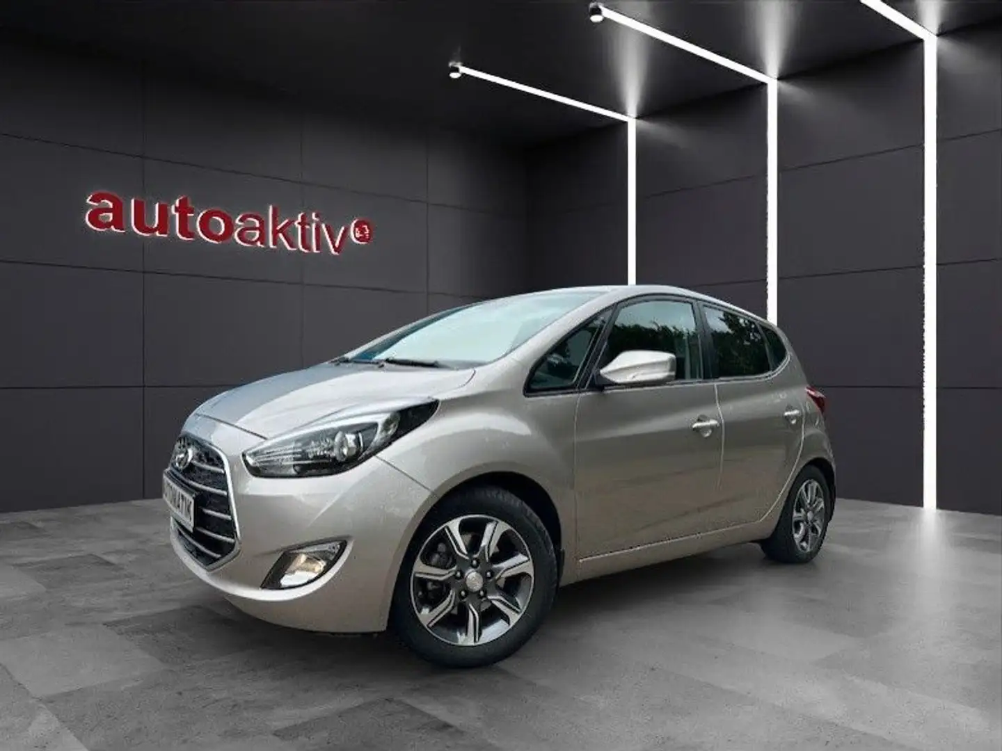Hyundai i20 ix20 1.6 Automatik/Aus 1 Hd/S+L Hzg/AHK/PDC/Alu Beige - 1