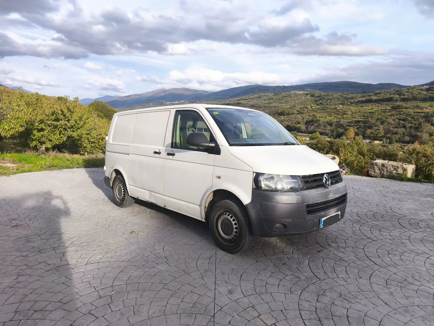 Volkswagen T5 Transporter - 2