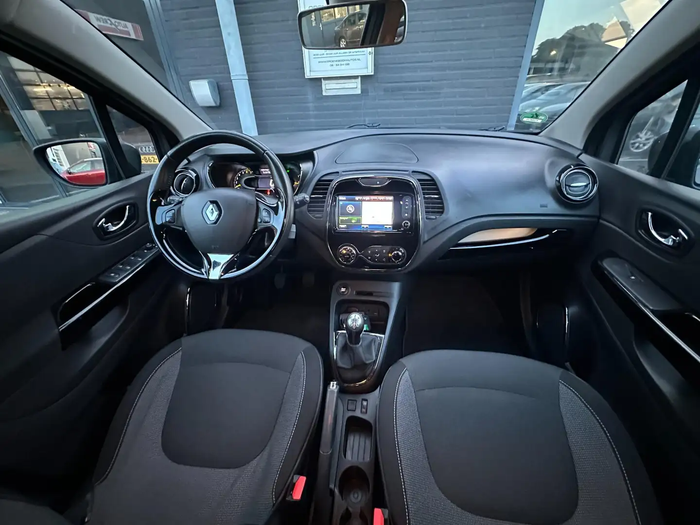 Renault Captur 0.9 TCe Dynamique/CAMERA/NAVI/AIRCO/NL-AUTO NAP!! Grijs - 2