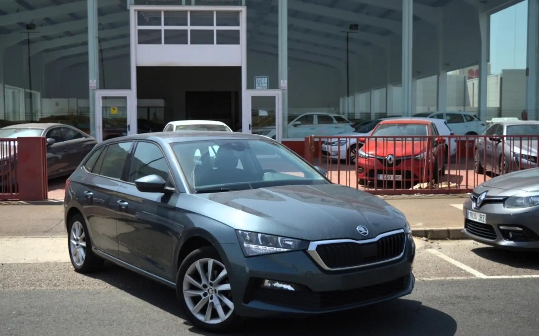 Skoda Scala 1.0 TSI Ambition 81kW Gris - 2