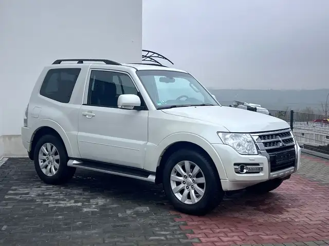 Mitsubishi Pajero 3.2 DI-D Edition 100*NUR 144TKM*XENON*AHK