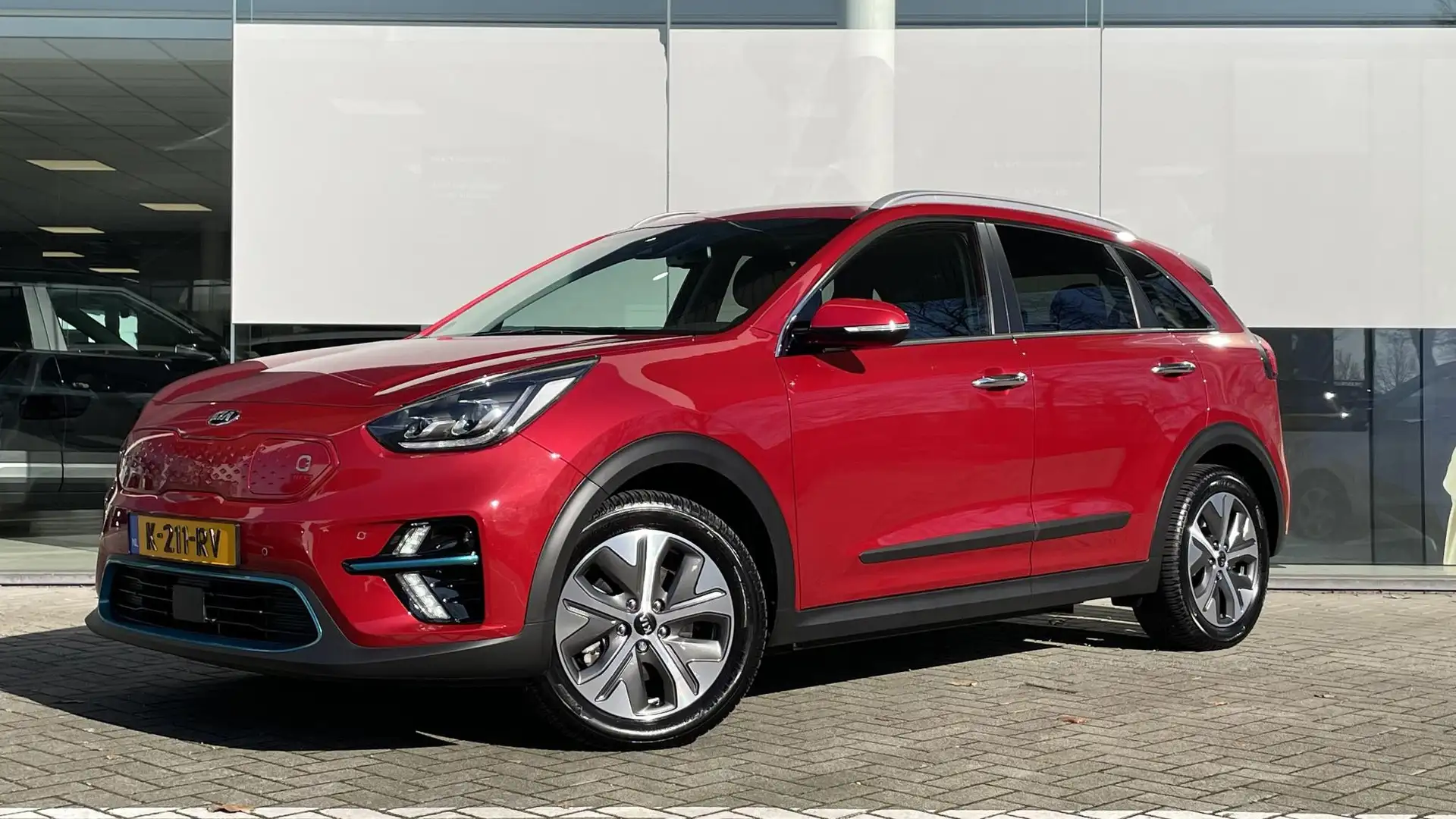 Kia e-Niro ExecutiveLine 64 kWh Navigatie | Elektrisch verste Piros - 1