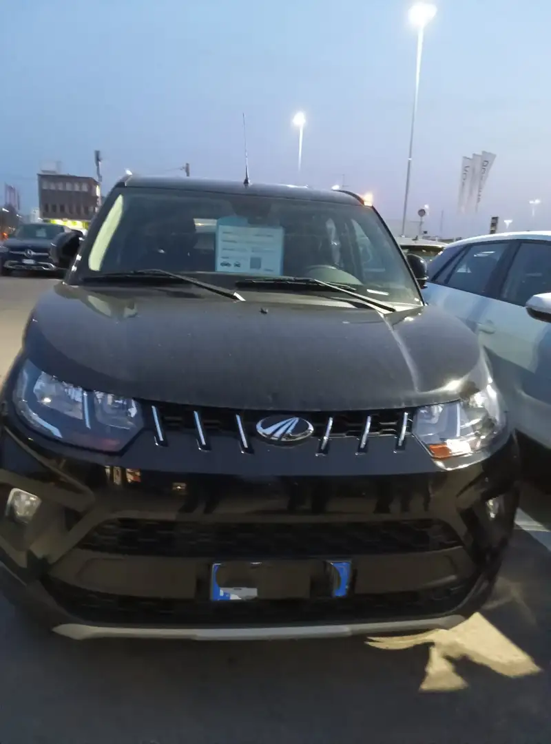 Mahindra KUV100 1.2 K8 - 1