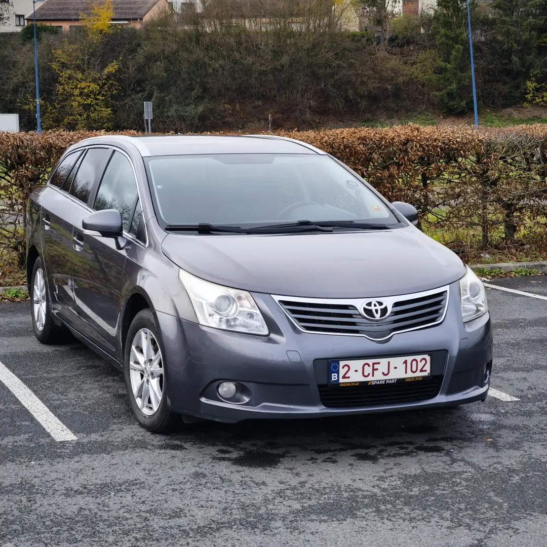 Toyota Avensis Combi 2.0 D-4D - 1