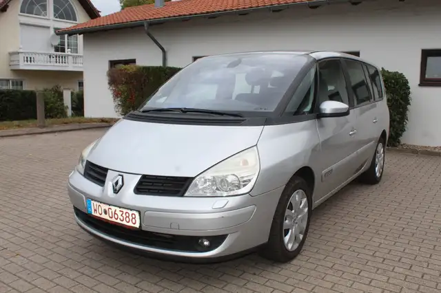 Renault Espace Expression 2.0 dCi FAP 110kW