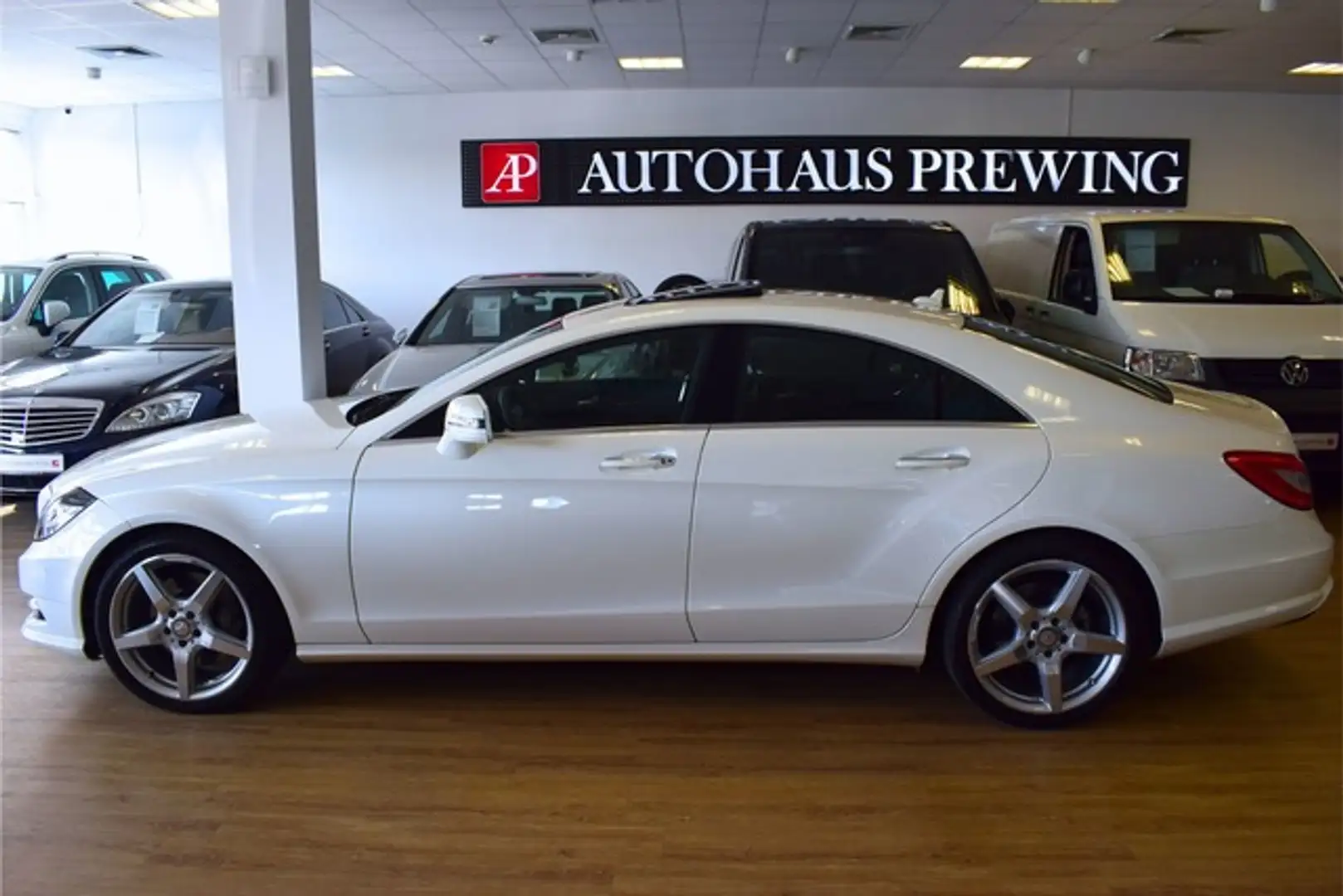 Mercedes-Benz CLS 350 BE 4M AMG-SPORTPAKET/RFK/ MTL.RATE 271,- Weiß - 2