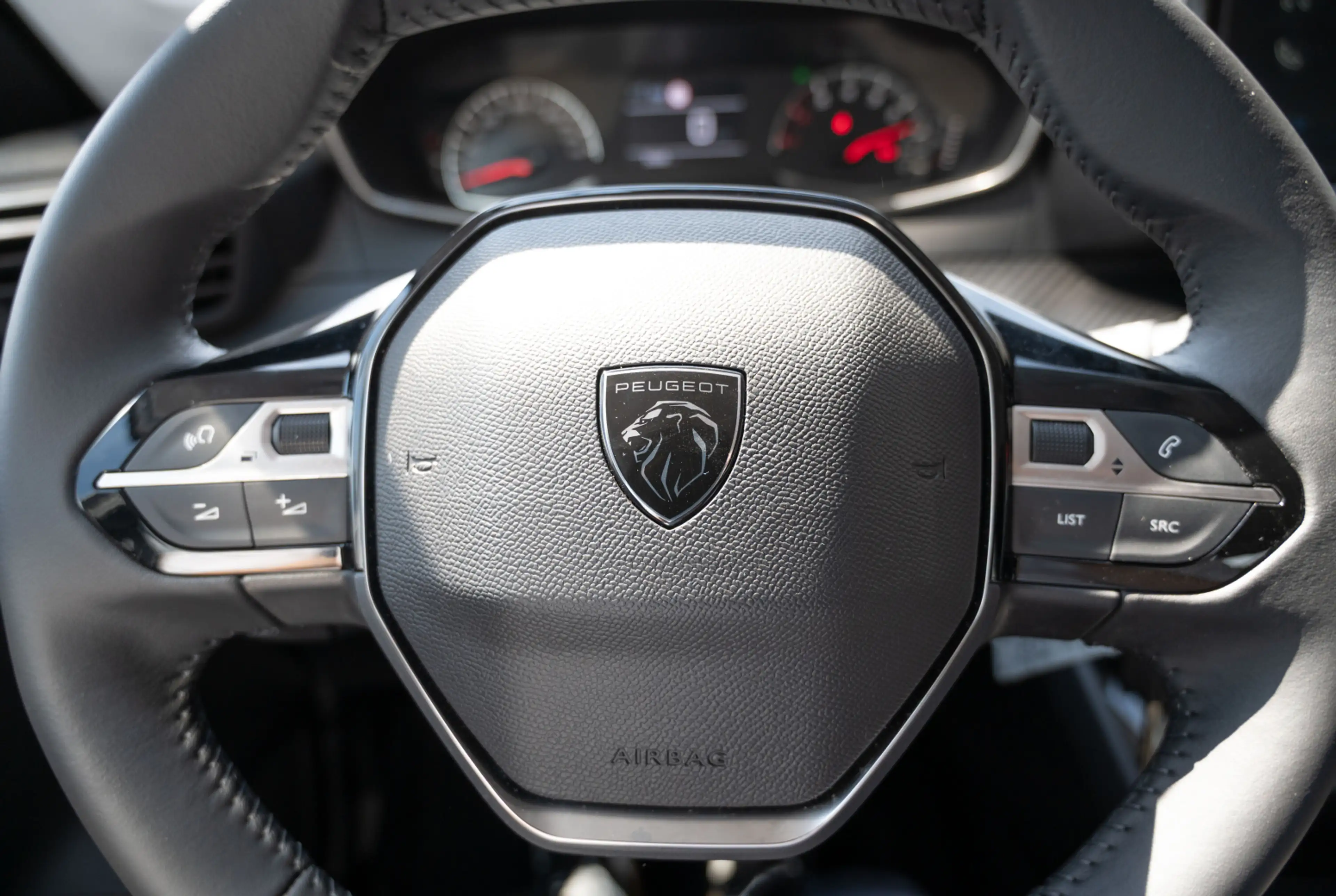 Peugeot 208 Active 1.2 PureTech 75 *MIRRORSCREEN*DAB*TEMPOMAT*SHZ* — photo 13