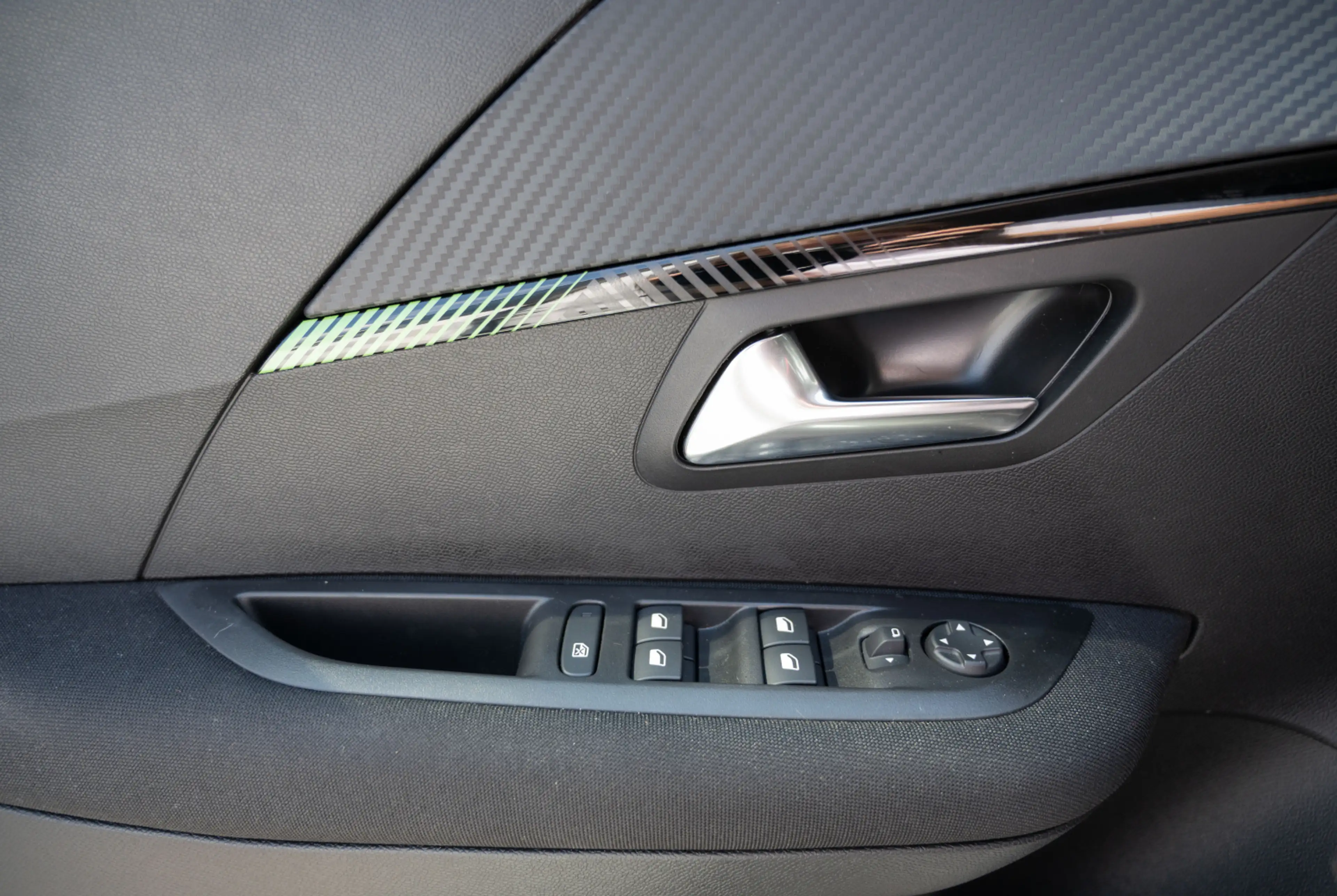 Peugeot 208 Active 1.2 PureTech 75 *MIRRORSCREEN*DAB*TEMPOMAT*SHZ* — photo 11